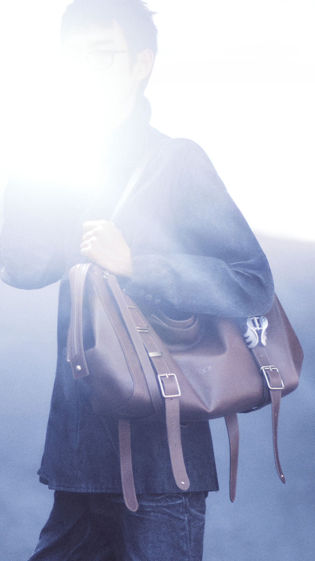 D-One-Medium Henkeltasche aus behandeltem Leder