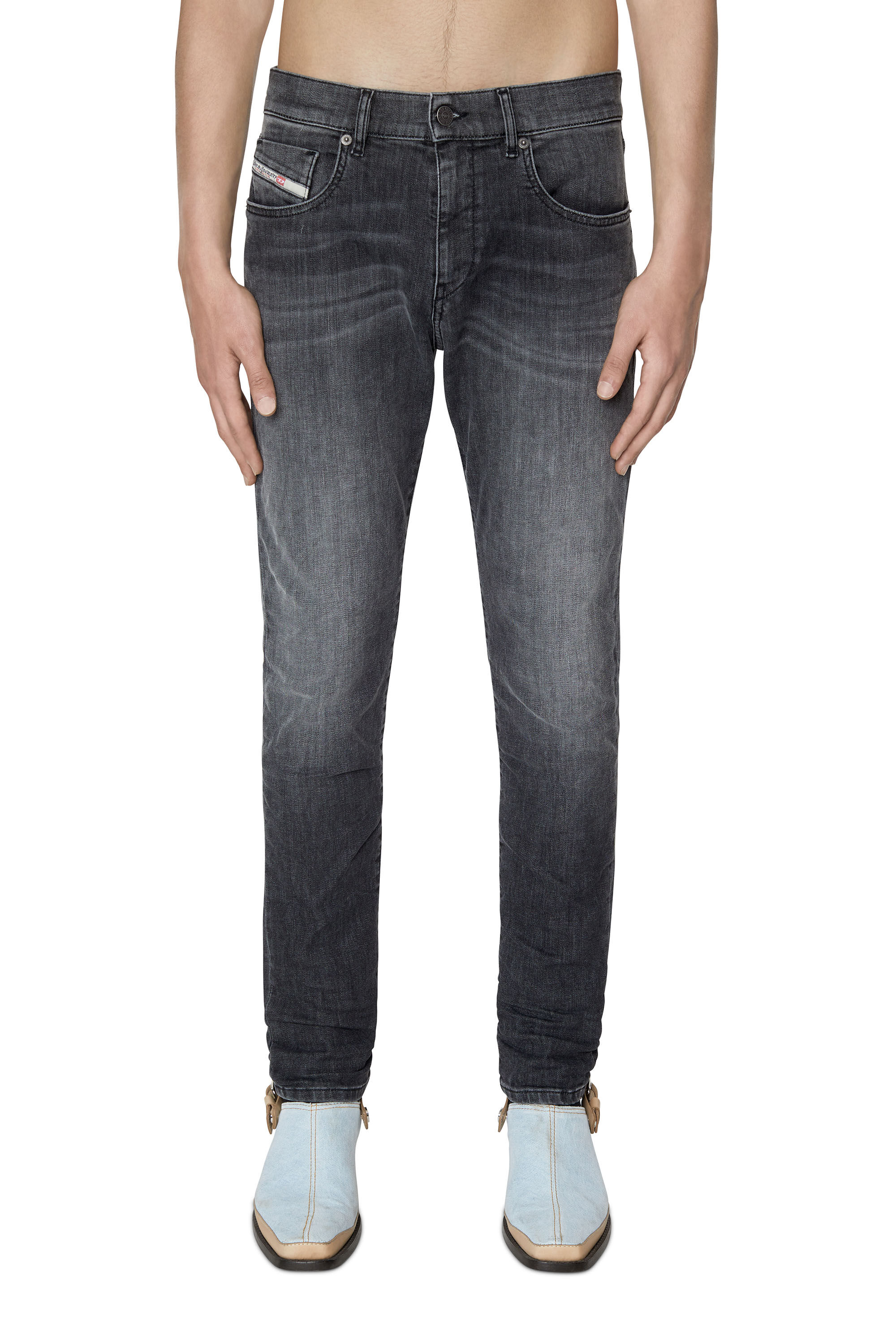 Diesel - D-Strukt JoggJeans® 09D52 Slim, Schwarz/Dunkelgrau - Image 3