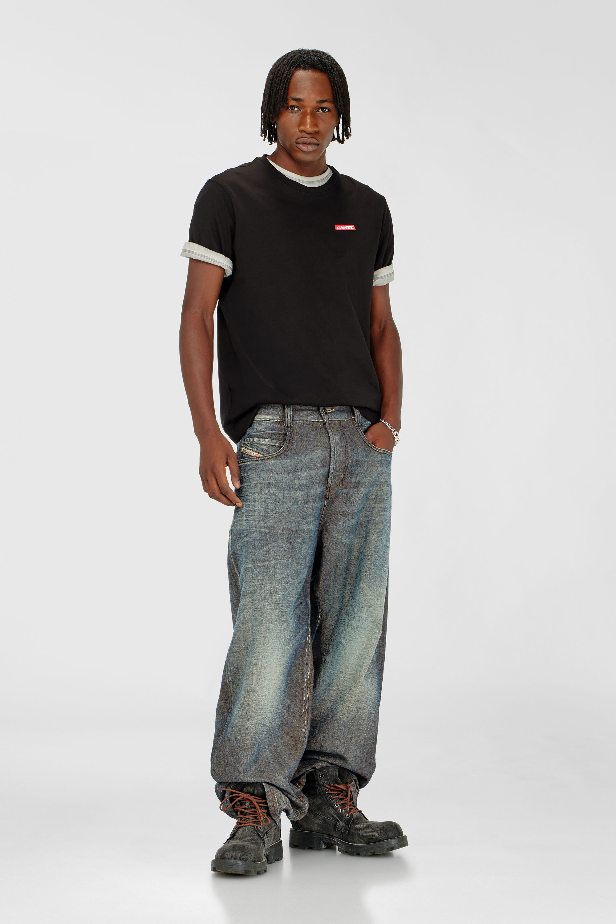 Diesel - T-ADJUST-AA12, Herren T-Shirt aus Baumwolle mit Logo patch in Schwarz - 1