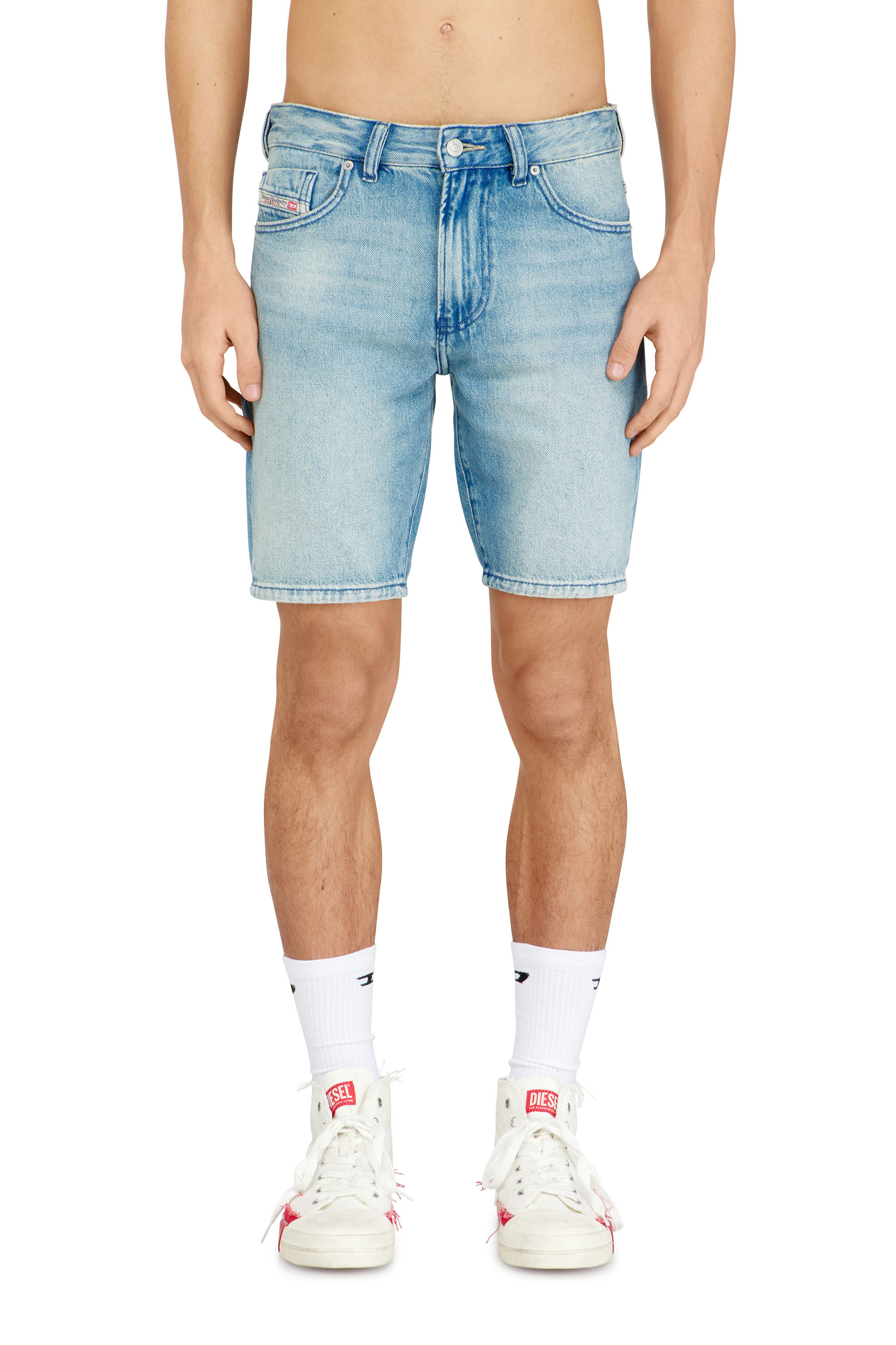 Diesel - D-FIN, Herren Schmale Jeansshorts aus Bio-Baumwolle in Hellblau - 3