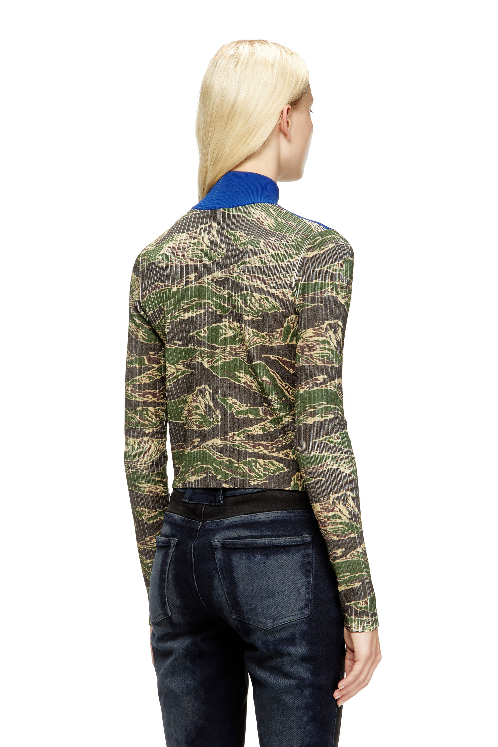 Diesel - M-CAMUT, Damen Pullover aus gerippter Viskose mit Camo-Reißverschluss in Blau/Grün - 4