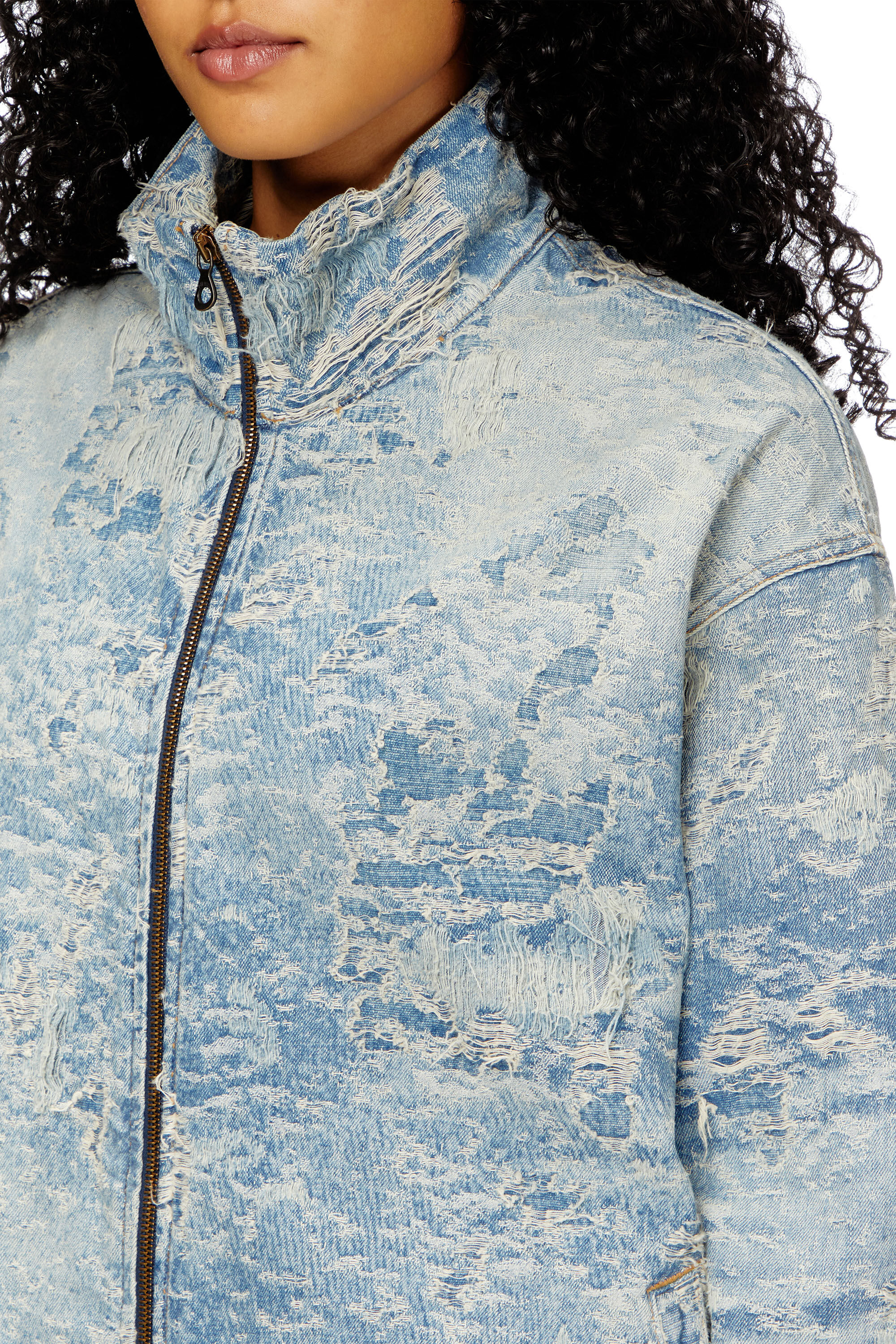 Diesel - D-KRAP-FSF, Unisex Jacke mit Reißverschluss aus Jacquard-Denim mit Schmutz-Effekt in Hellblau - 5