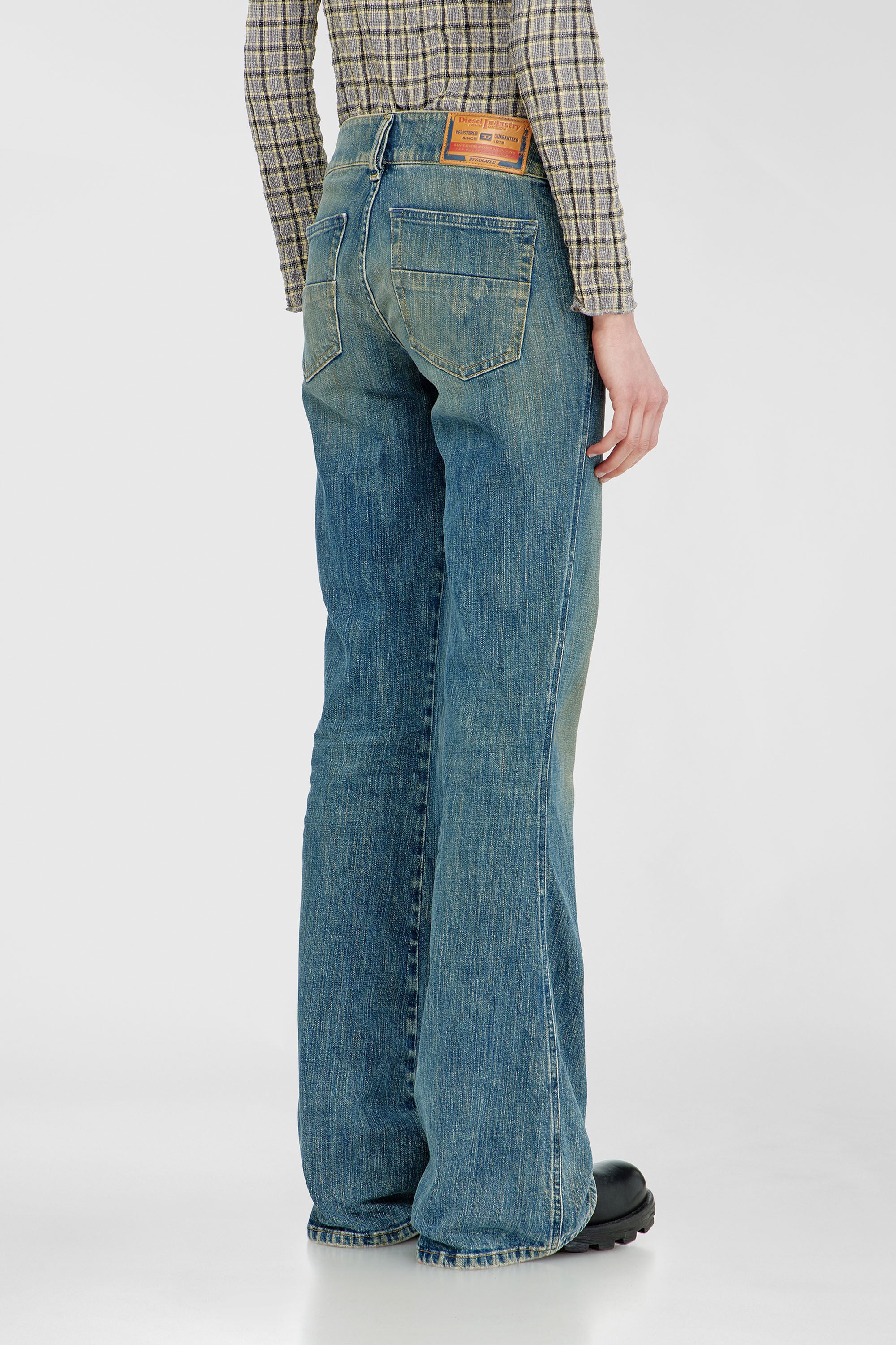 Diesel - Damen Bootcut Jeans D-Hush 007EJ, Mittelblau - 5