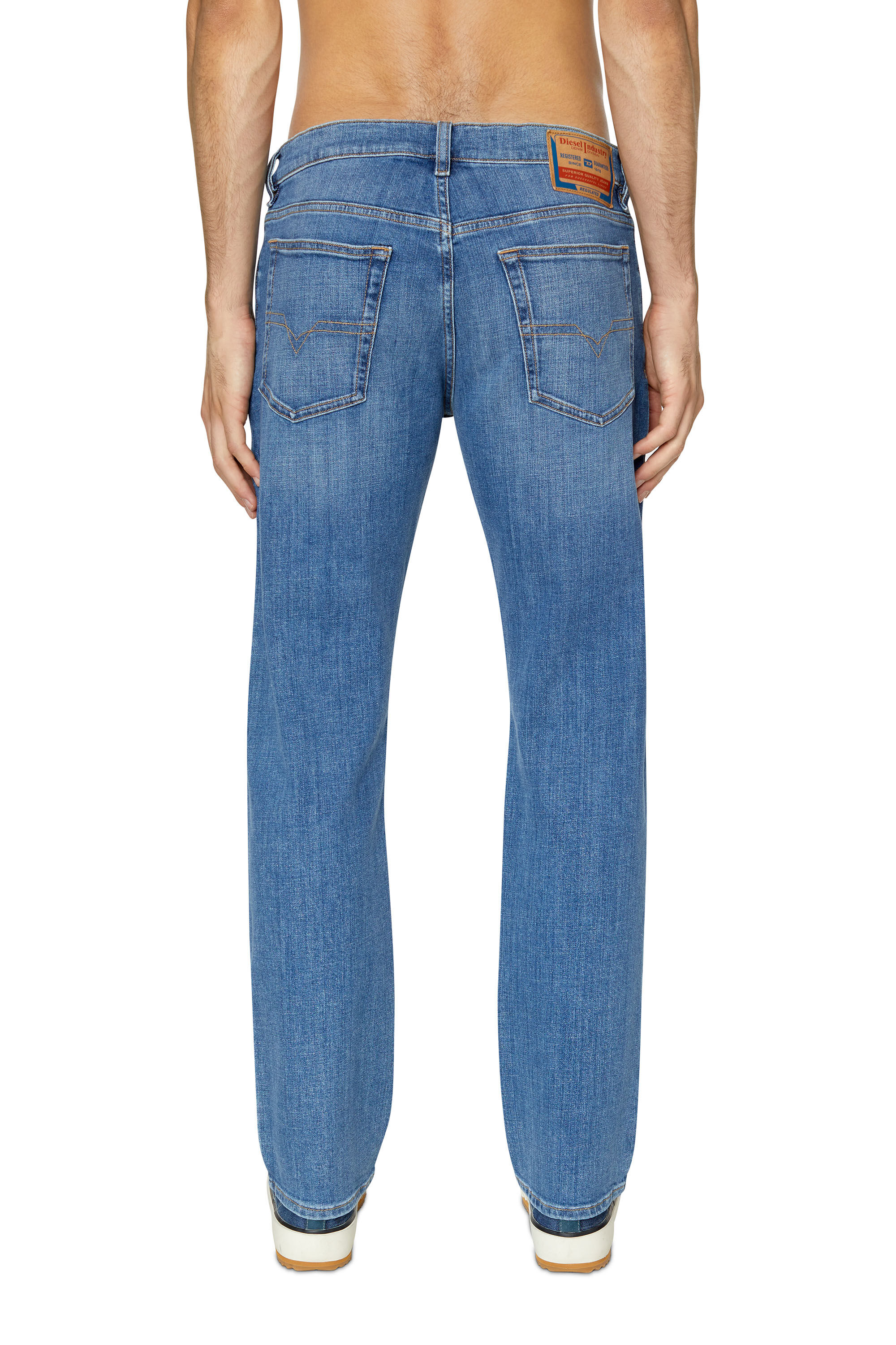 Diesel - D-Mihtry 0IHAT Straight Jeans, Mittelblau - Image 4
