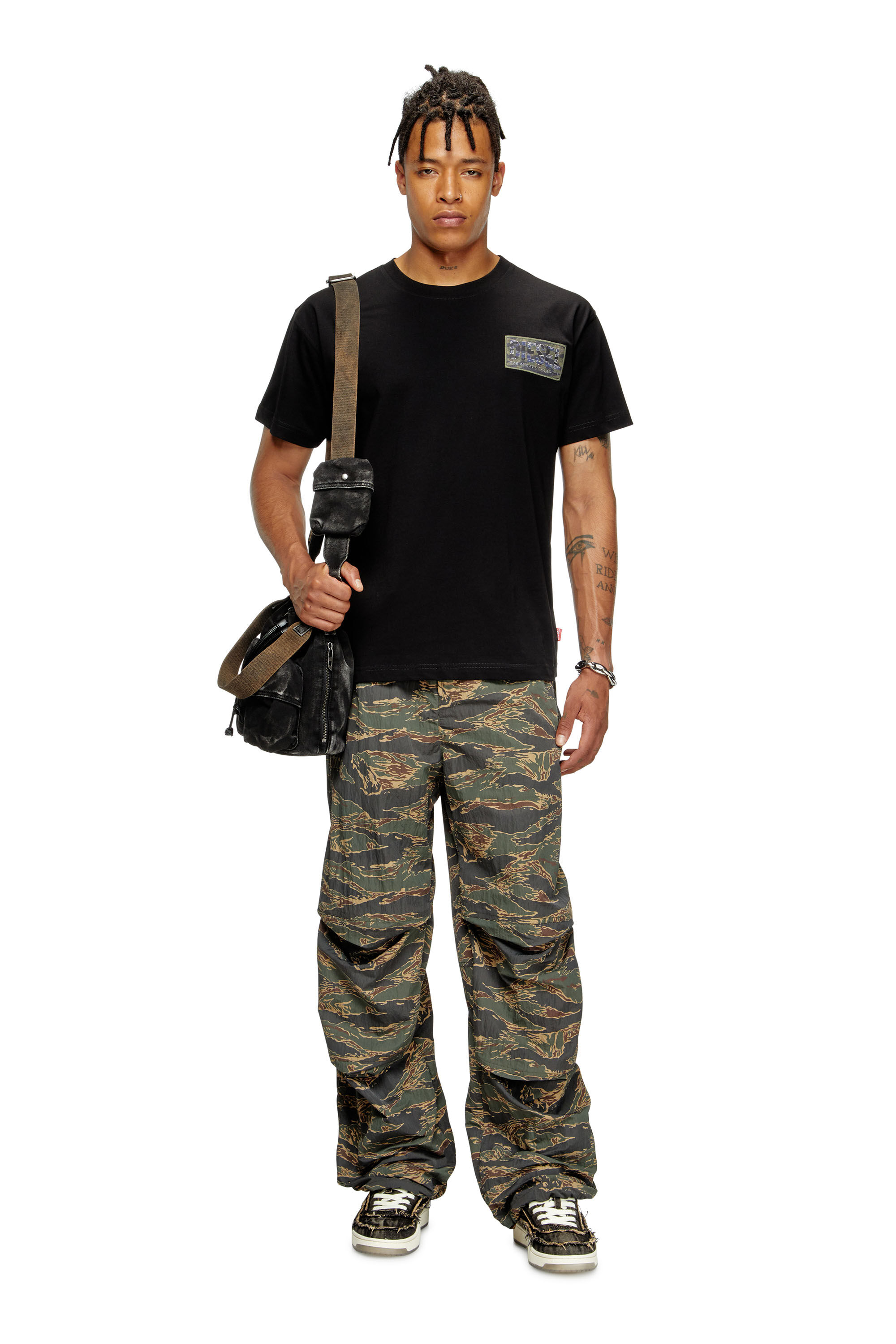 Diesel - T-NORM-T3, Herren T-Shirt mit Camo-Logo-Patch in Schwarz - 1