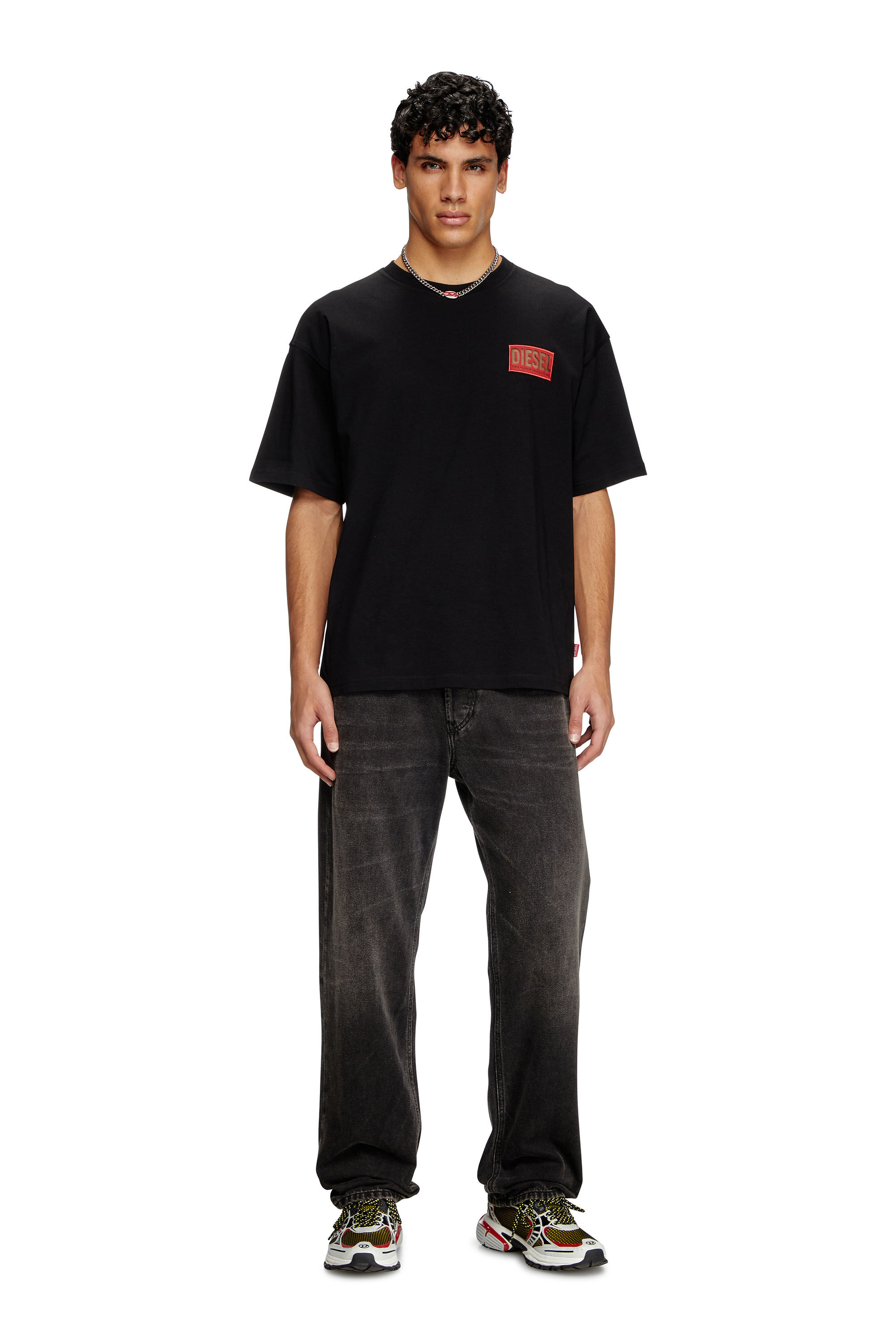 Diesel - T-BOXT-R31, Herren T-Shirt mit Logo-Patch in Schwarz - 1