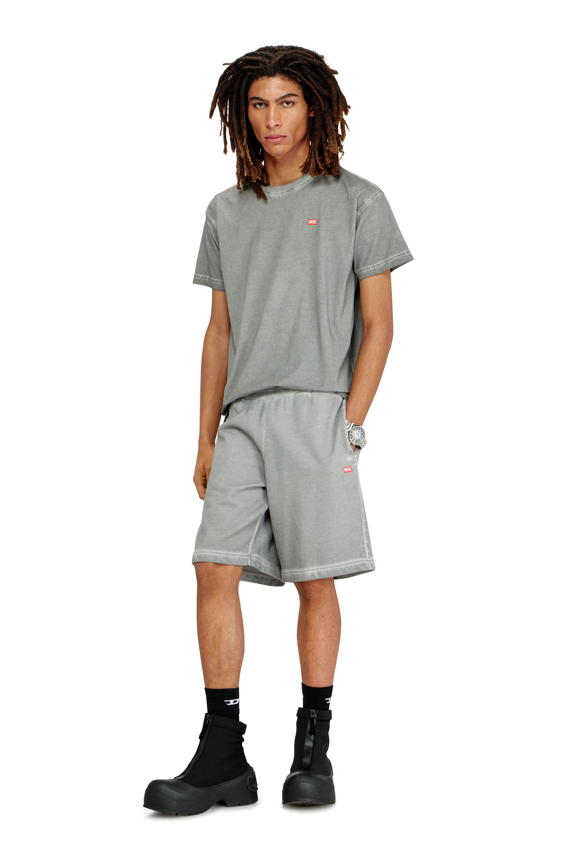 Diesel - P-CROWN-V1, Herren Pigmentgef&auml;rbte Sweatshorts in Grau - 1