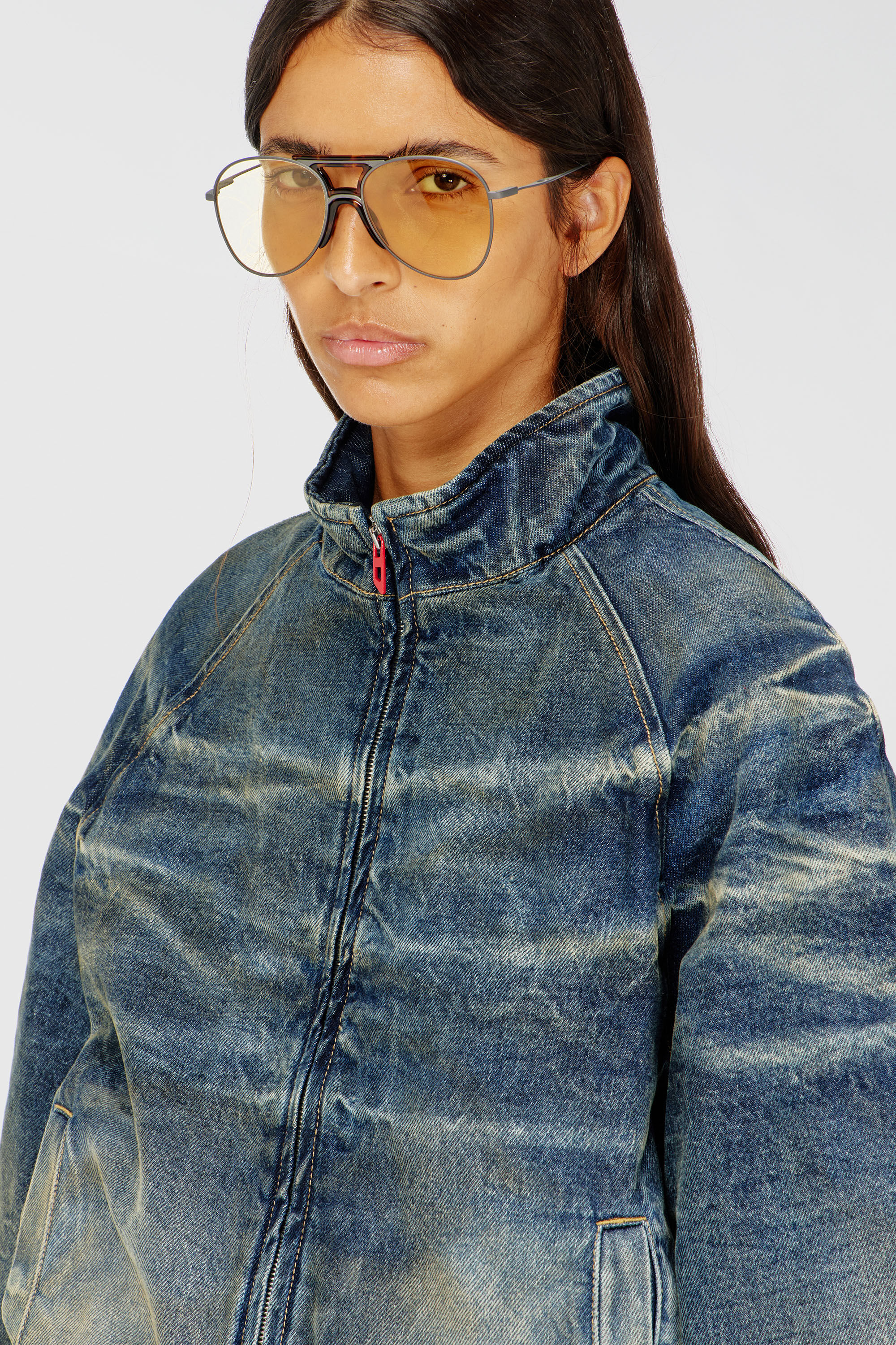 Diesel - DE-BARUS-FSJ1, Damen Gef&uuml;tterte Jacke aus Denim mit schmutzigem Knittereffekt in Mittelblau - 5