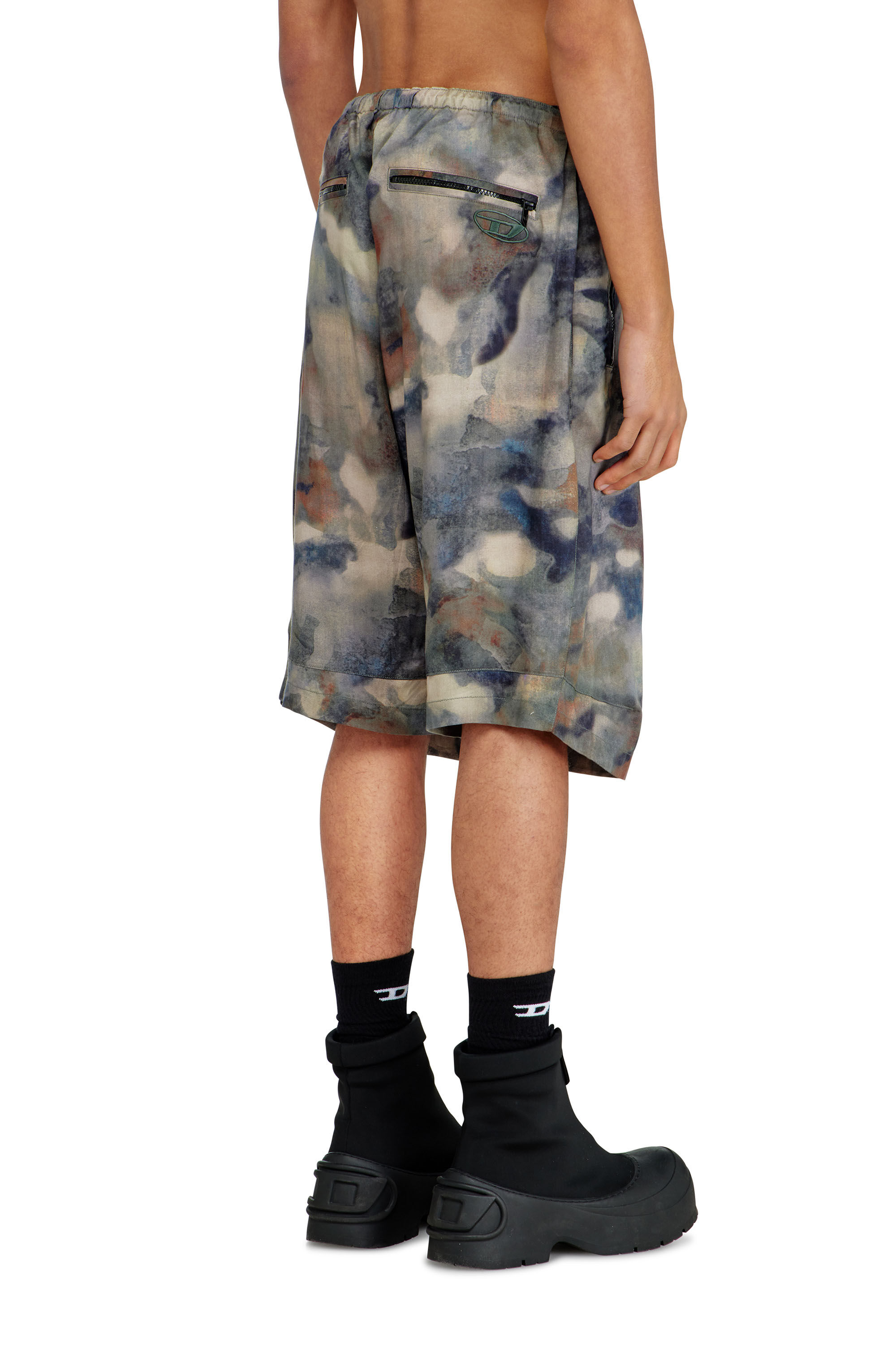 Diesel - P-STITCH-SHORT-TKBZ, Herren Flie&szlig;ende Bermudashorts mit durchg&auml;ngigem Camouflage-Print in Blau/Braun - 4