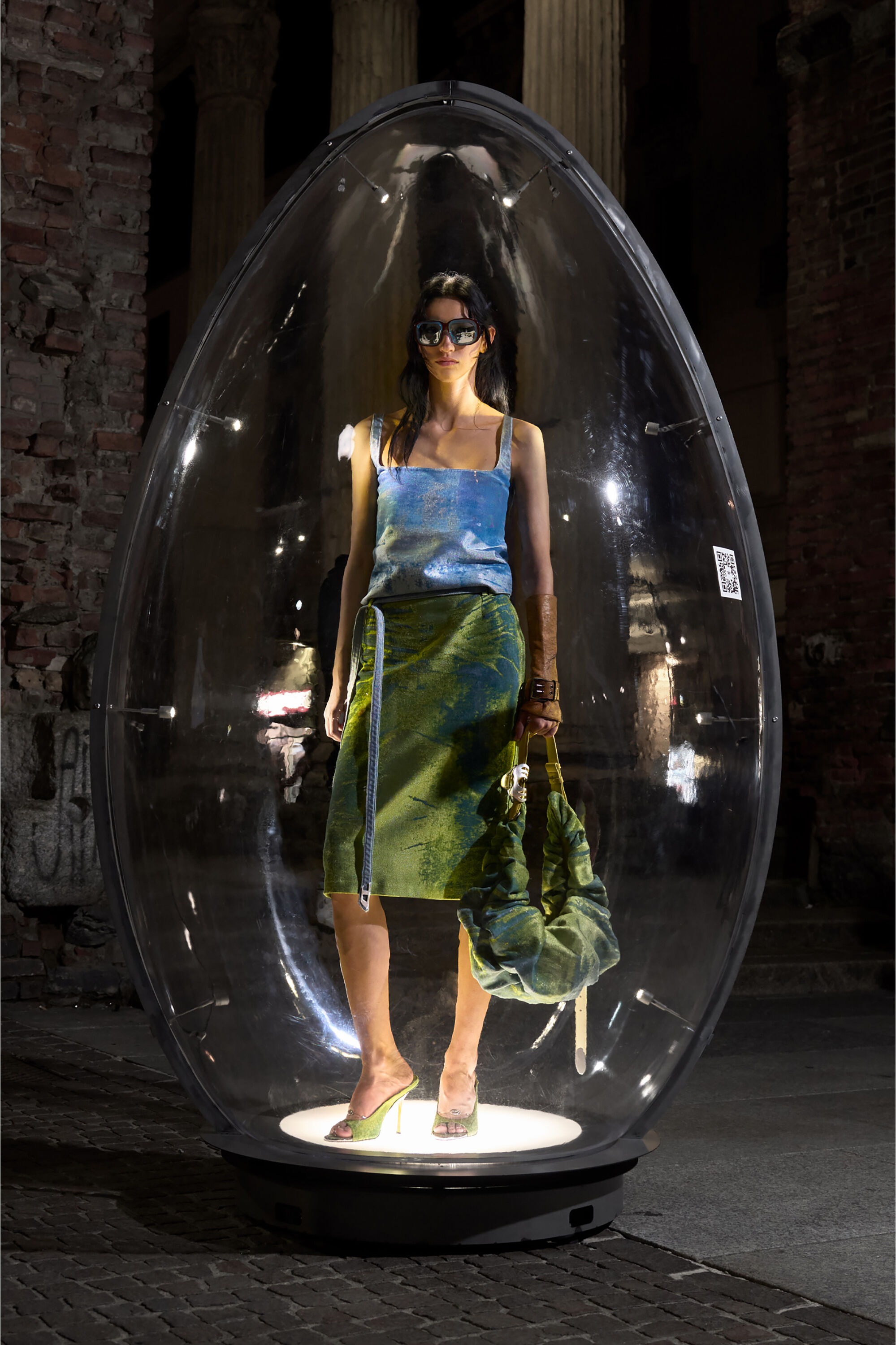 Diesel - DE-SANAT-FSI, Damen Sch&uuml;rzenkleid mit offenem R&uuml;cken aus farbigem Satindenim in Blau/Gr&uuml;n - 6