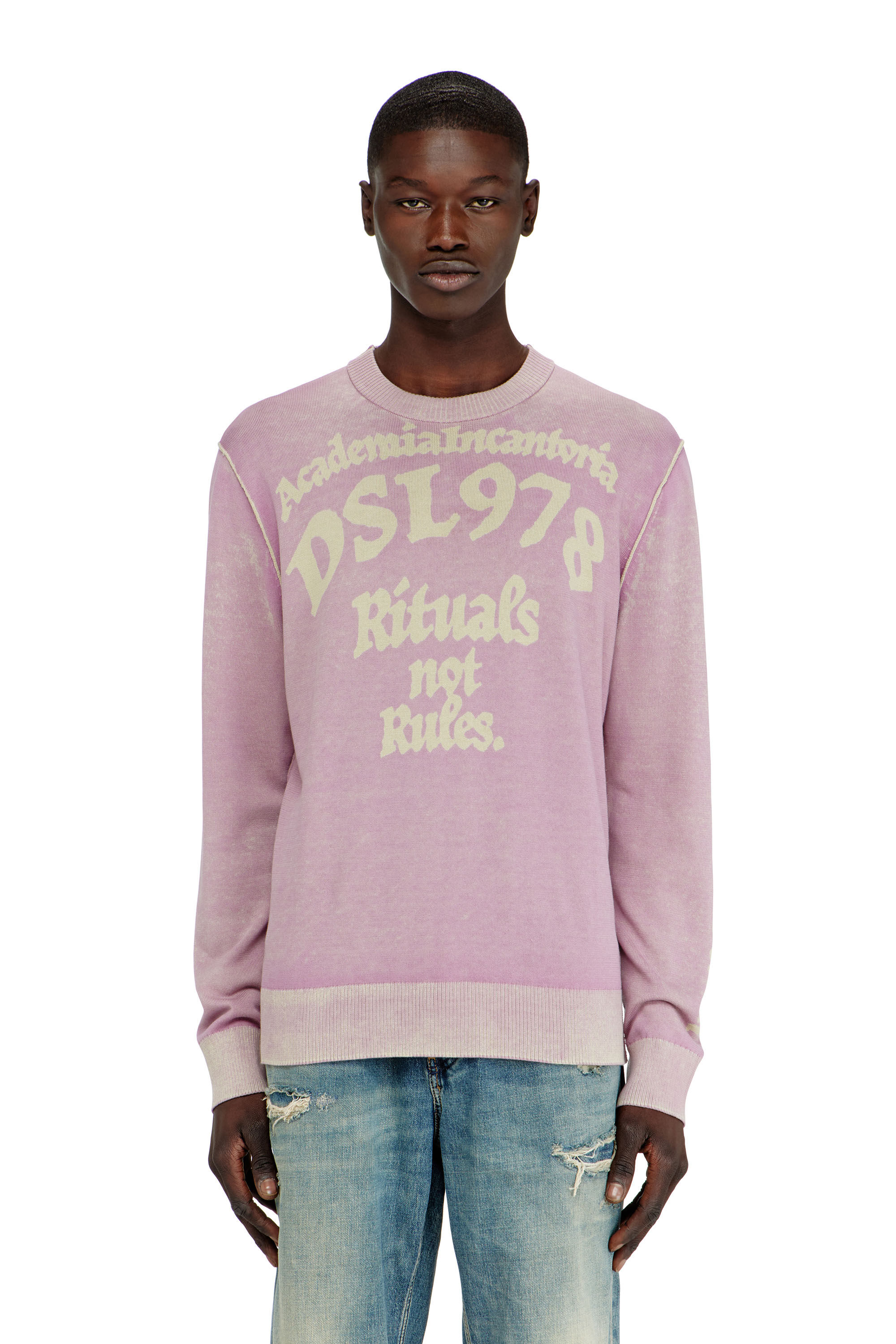 Diesel - K-LAUTI, Herren Pullover aus behandelter Baumwolle mit Slogan in Lila - 3