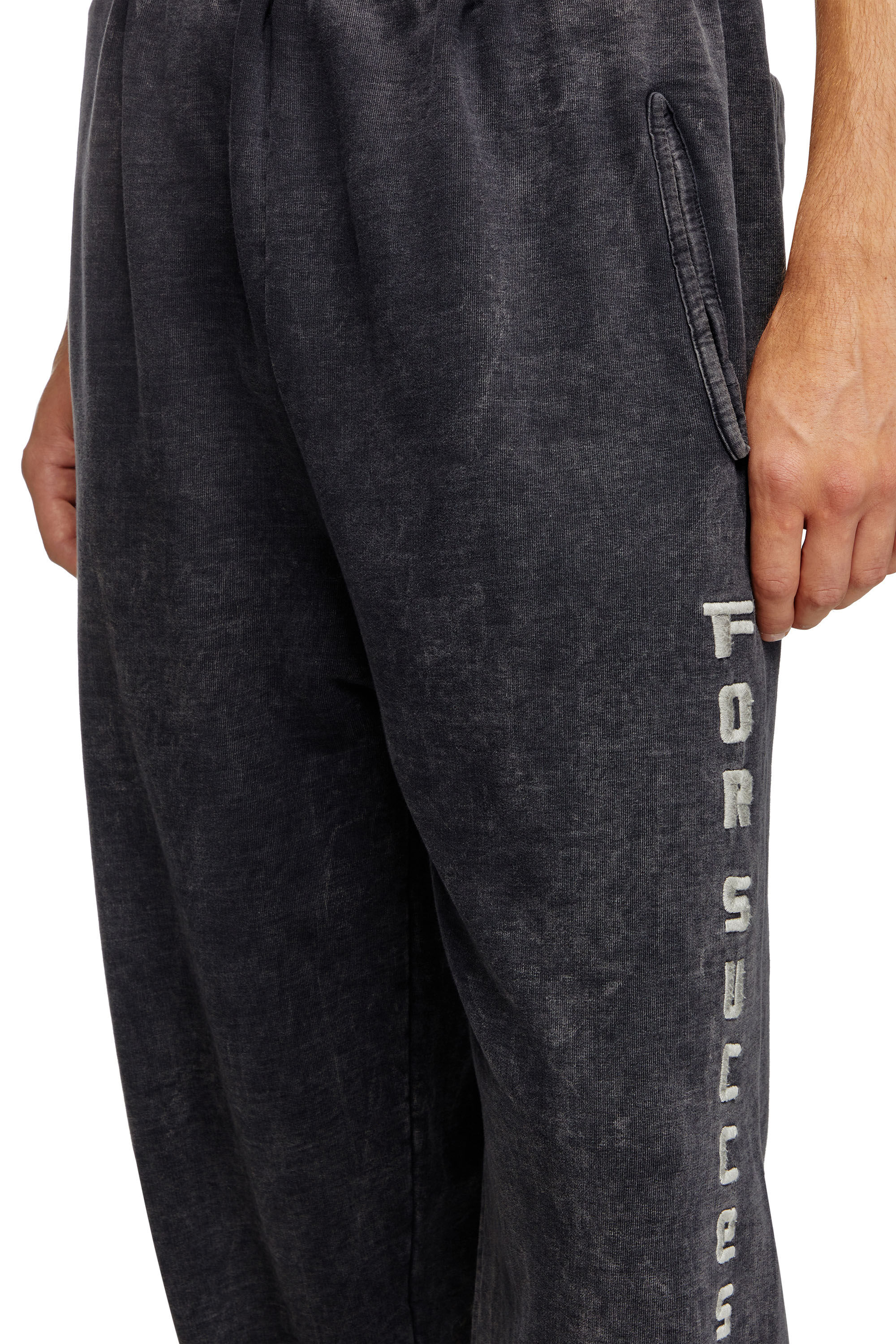 Diesel - P-LUIS, Herren Trackhose mit Denim-Effekt in Schwarz - 4