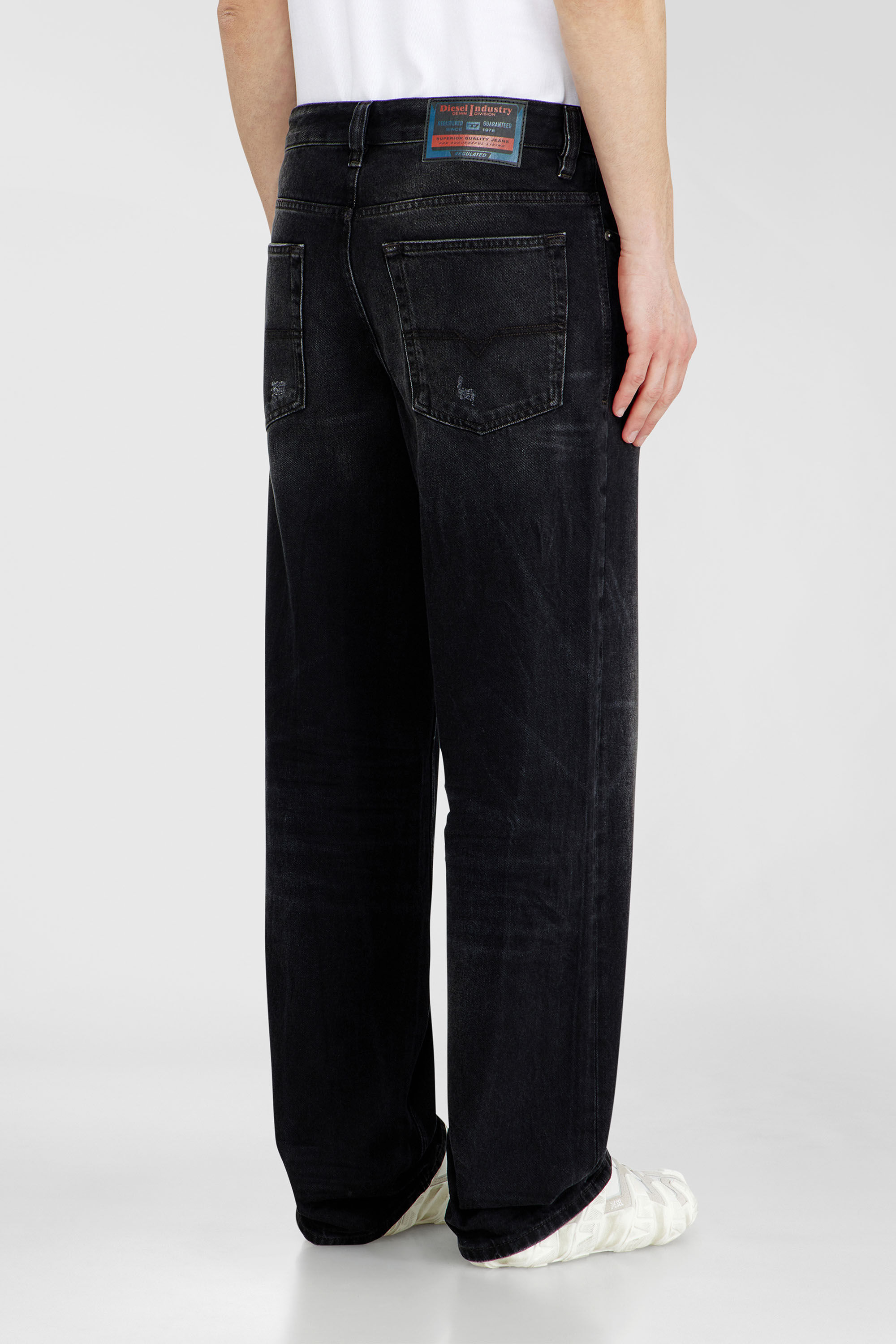 Diesel - Herren Relaxed Jeans 2001 D-Macro 0BEBB, Schwarz - 5