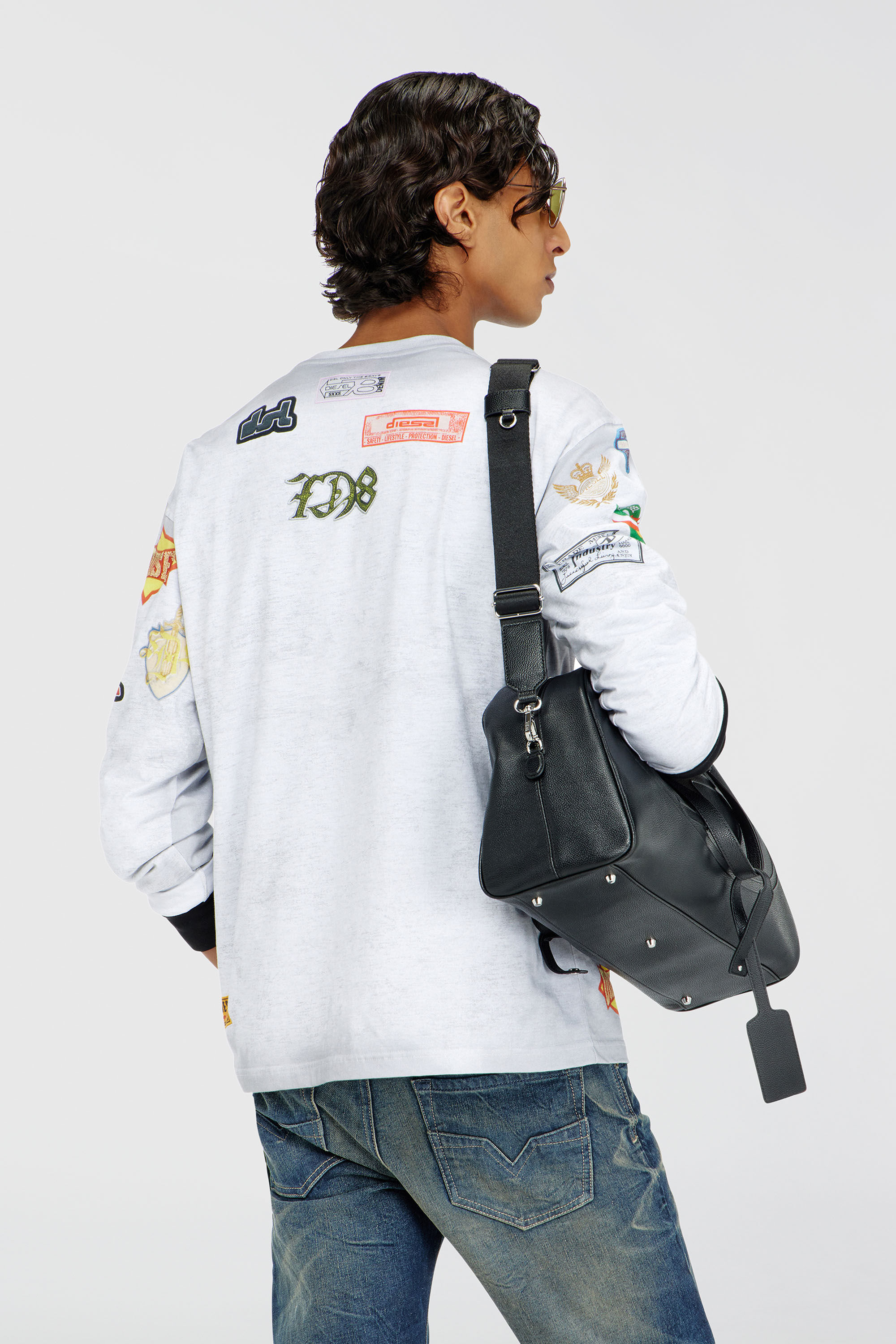 Diesel - T-NORME-LS-PATCHES, Herren Langarm-T-Shirt mit all-over patches print in Wei&szlig; - 4