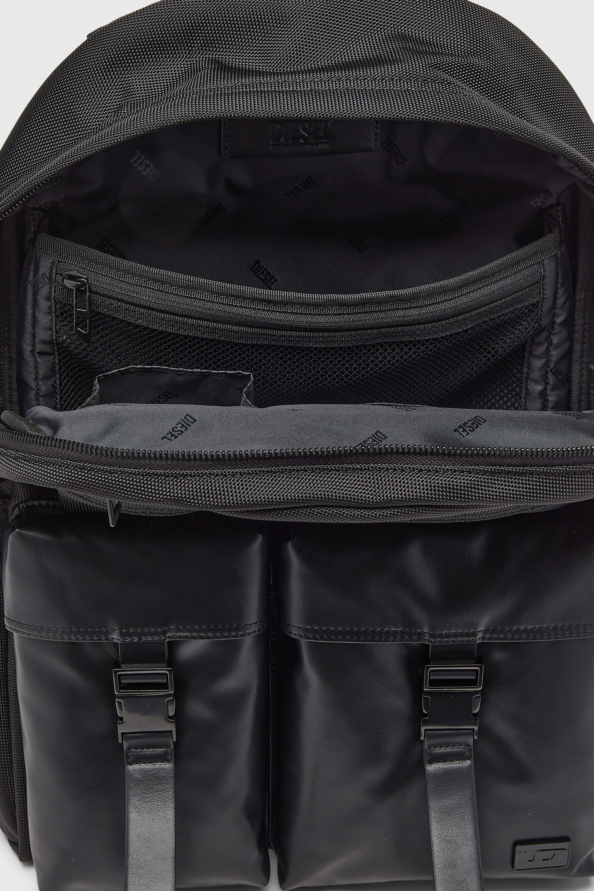 Diesel - MULTI-PKTS BACKPACK X, Unisex Multi-Pkts - Rucksack aus Nylon mit Fronttaschen in Schwarz - 3