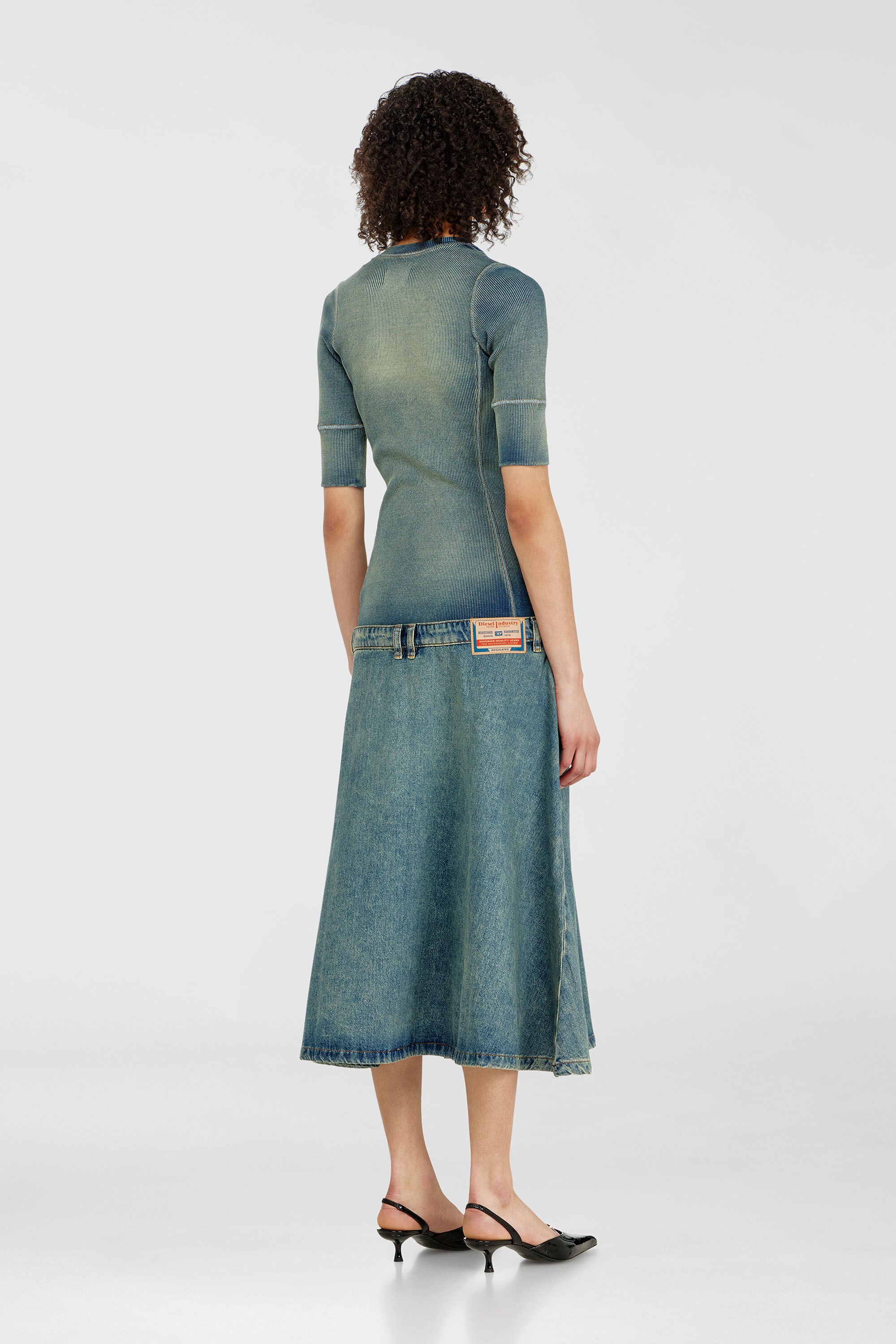 Diesel - DE-ANIM-S, Damen Midikleid mit tiefer Taille aus Strick und Denim in Mittelblau - 4