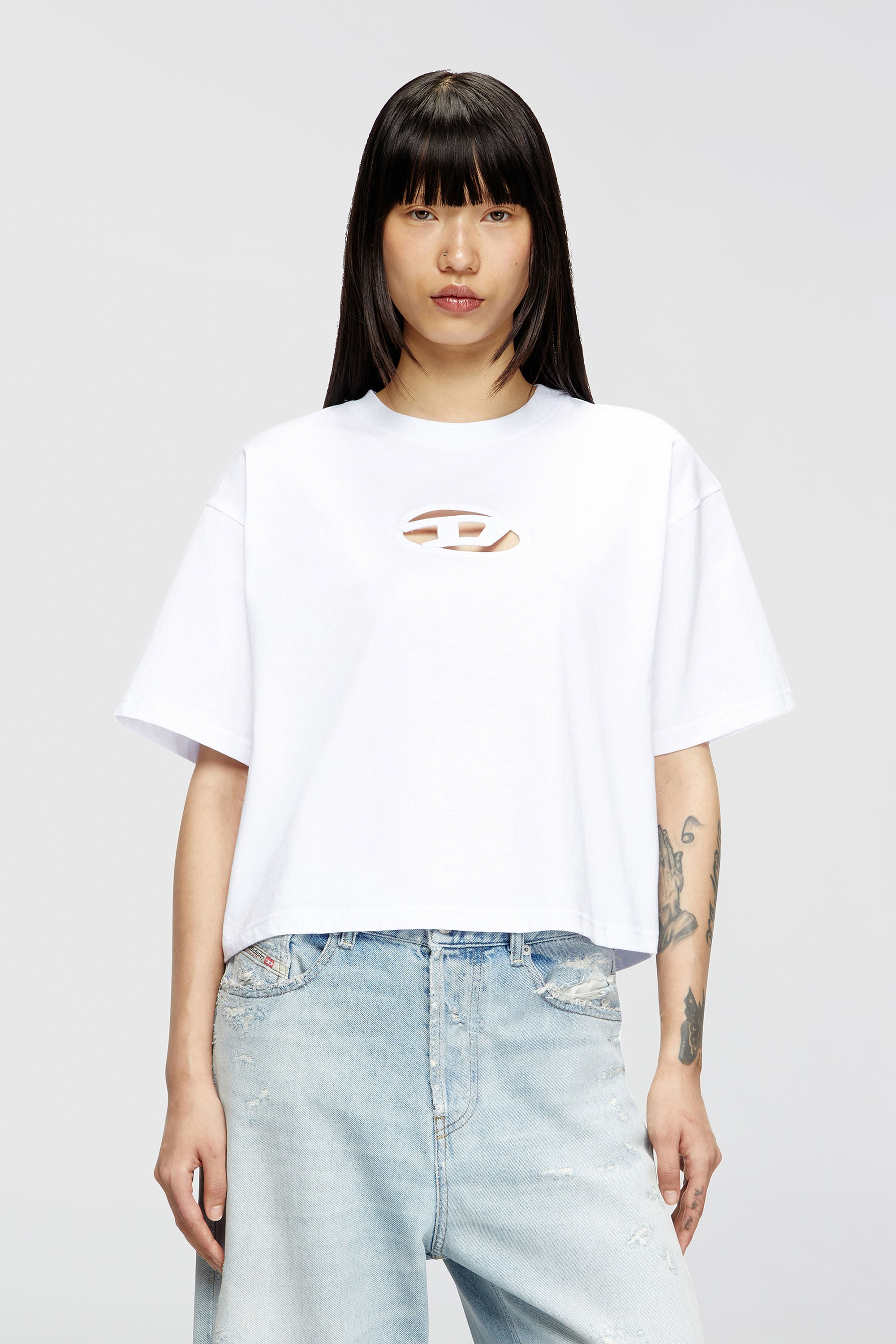 Diesel - T-BUXT-CROP-OD, Damen Kastiges T-Shirt mit ausgeschnittenem Oval D-Logo in Wei&szlig; - 3