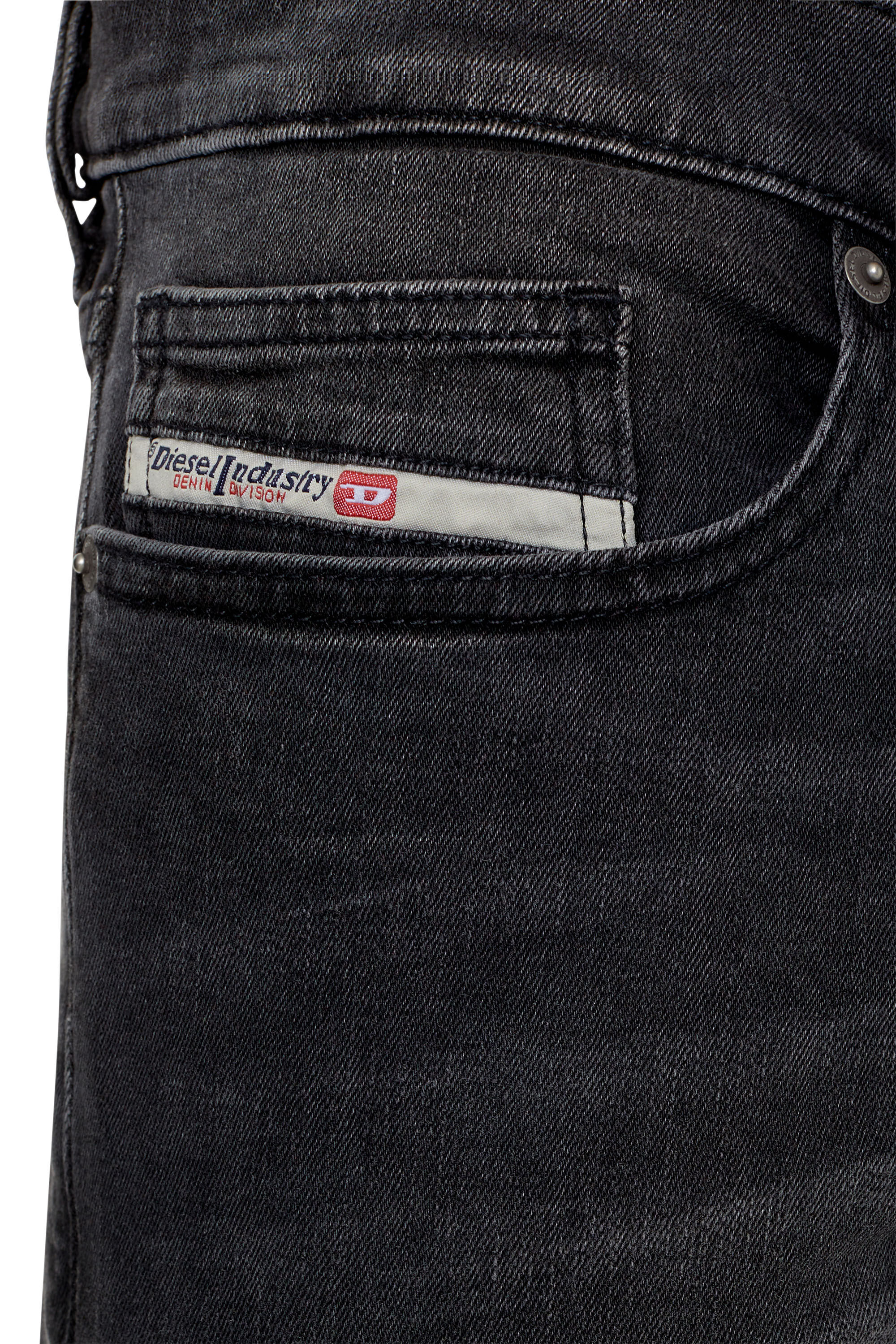 Diesel - D-Luster 0IHAV Slim Jeans, Schwarz/Dunkelgrau - Image 6