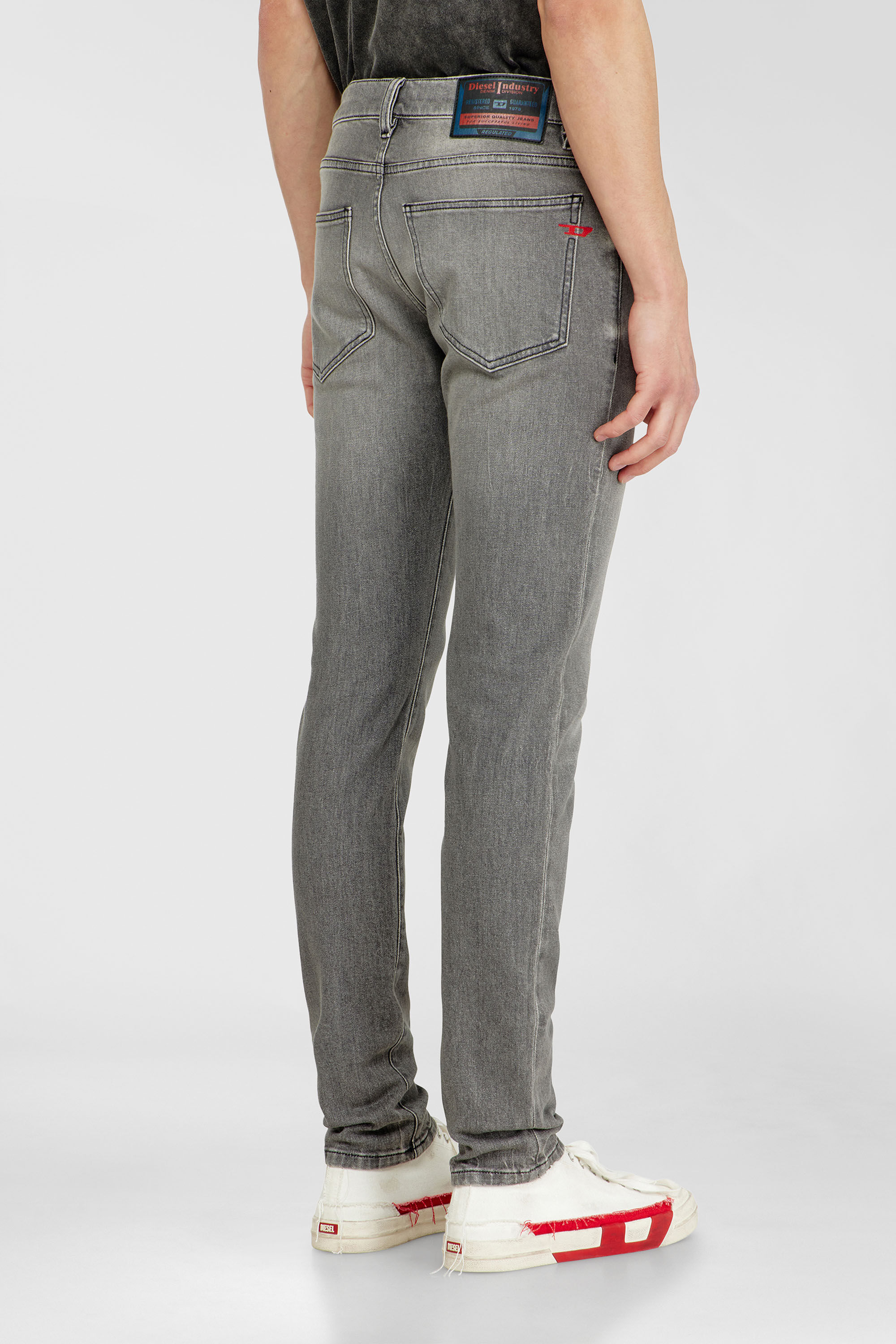 Diesel - Herren Slim Jeans 2019 D-Strukt 0KBBL, Hellgrau - 5