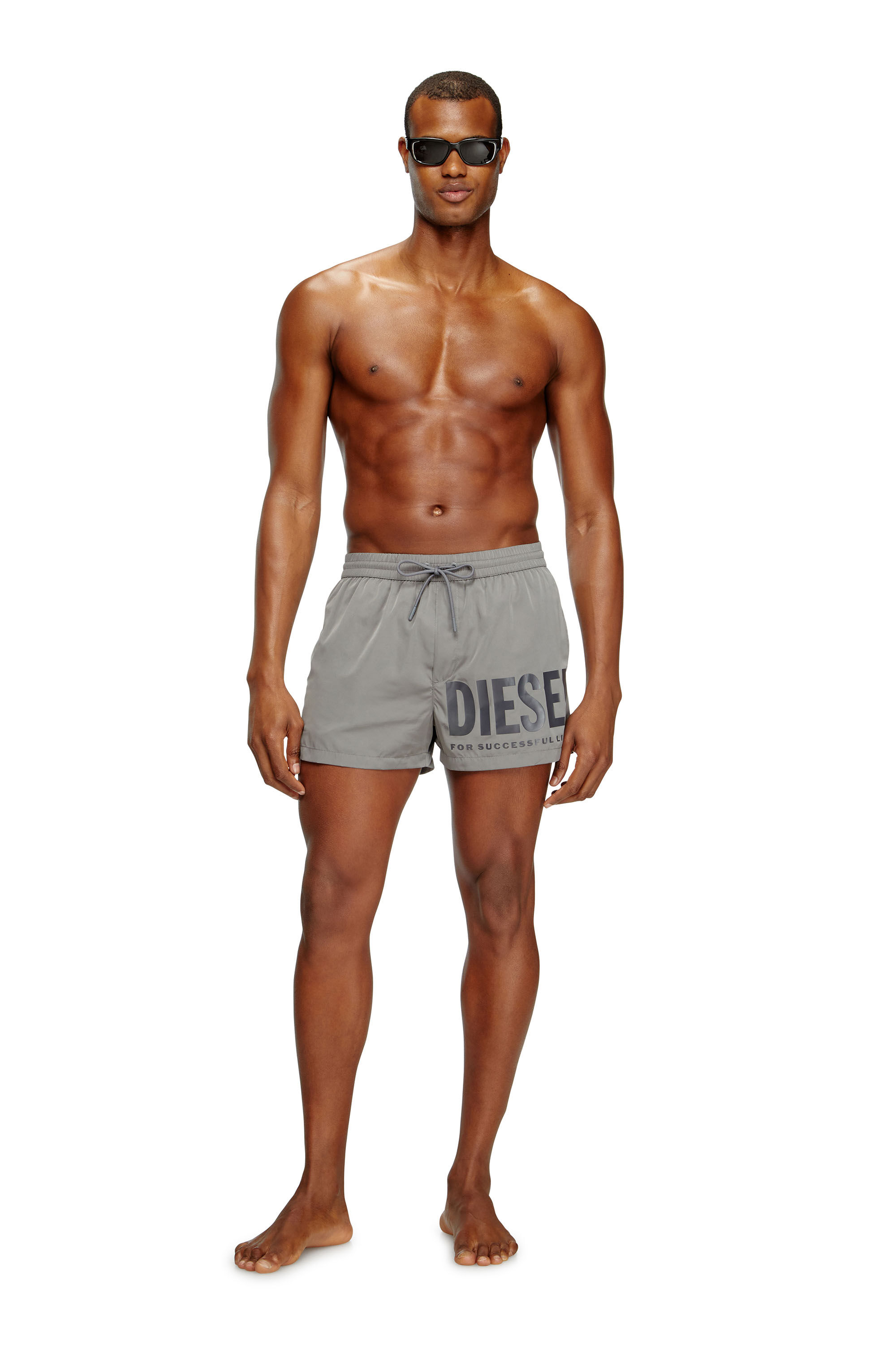 Diesel - MARIO-34-D-CORE, Herren Badeshorts mit Logo-Print in Grau - 2