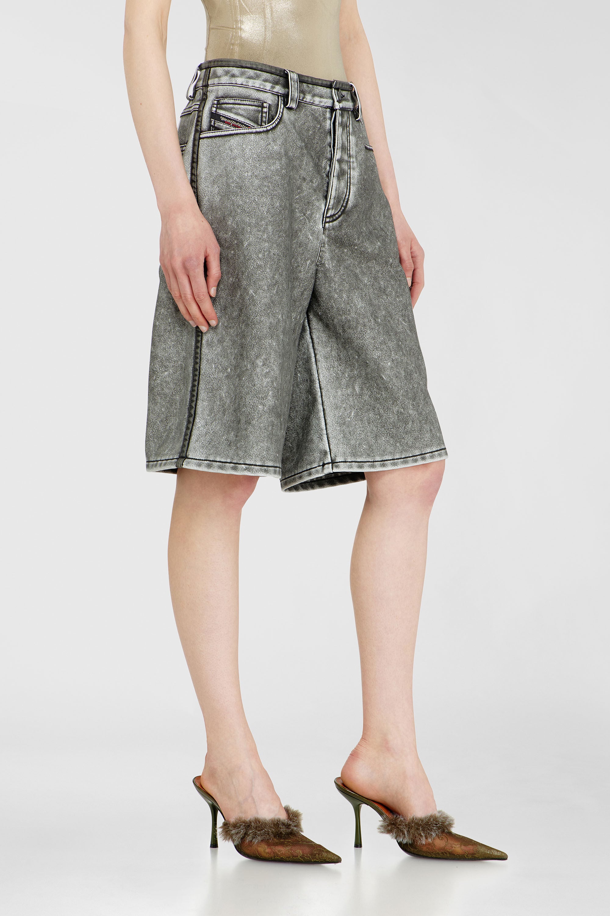 Diesel - P-ARLOR, Damen Bermudashorts aus PU in Grau - 3