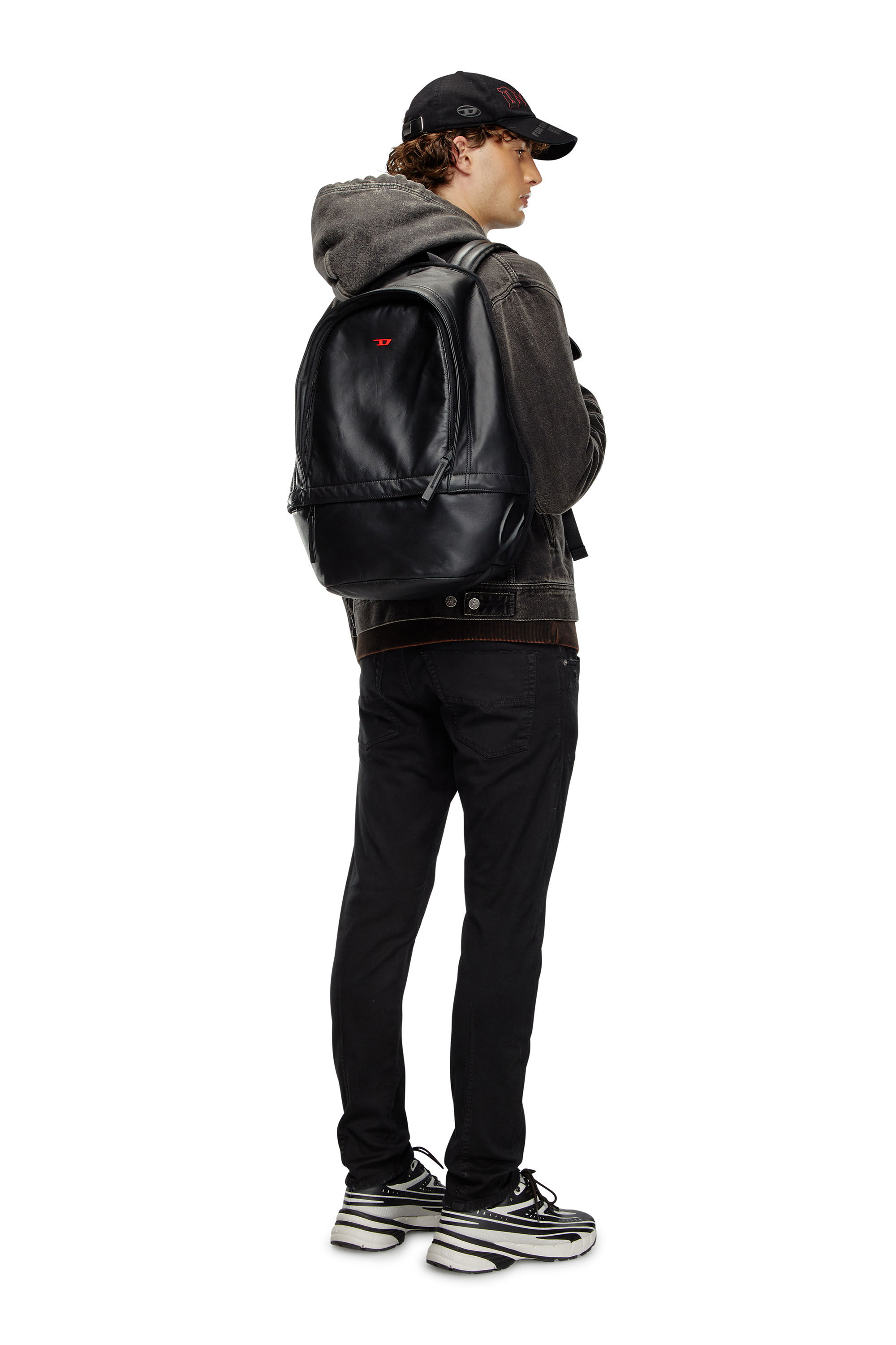 Herren Rave Rucksack aus Leder mit D aus Metall Schwarz Diesel