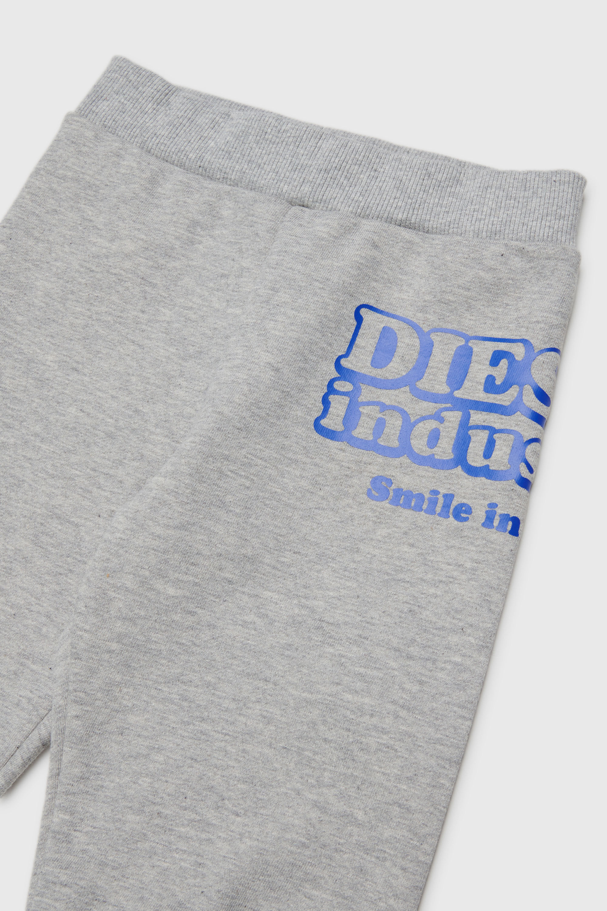 Diesel - PLODIMIB, Herren Sweatpants aus Baumwolle mit Diesel Industry Print in Grau - 3