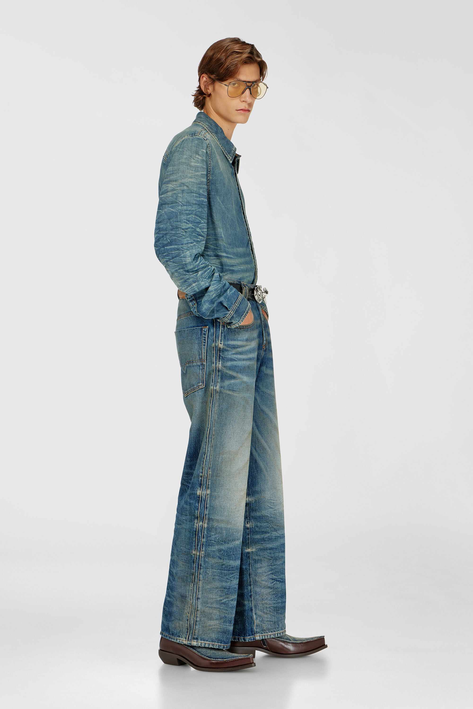 Diesel - Unisex Relaxed Jeans 1982 D-Hakou 007GC, Mittelblau - 2
