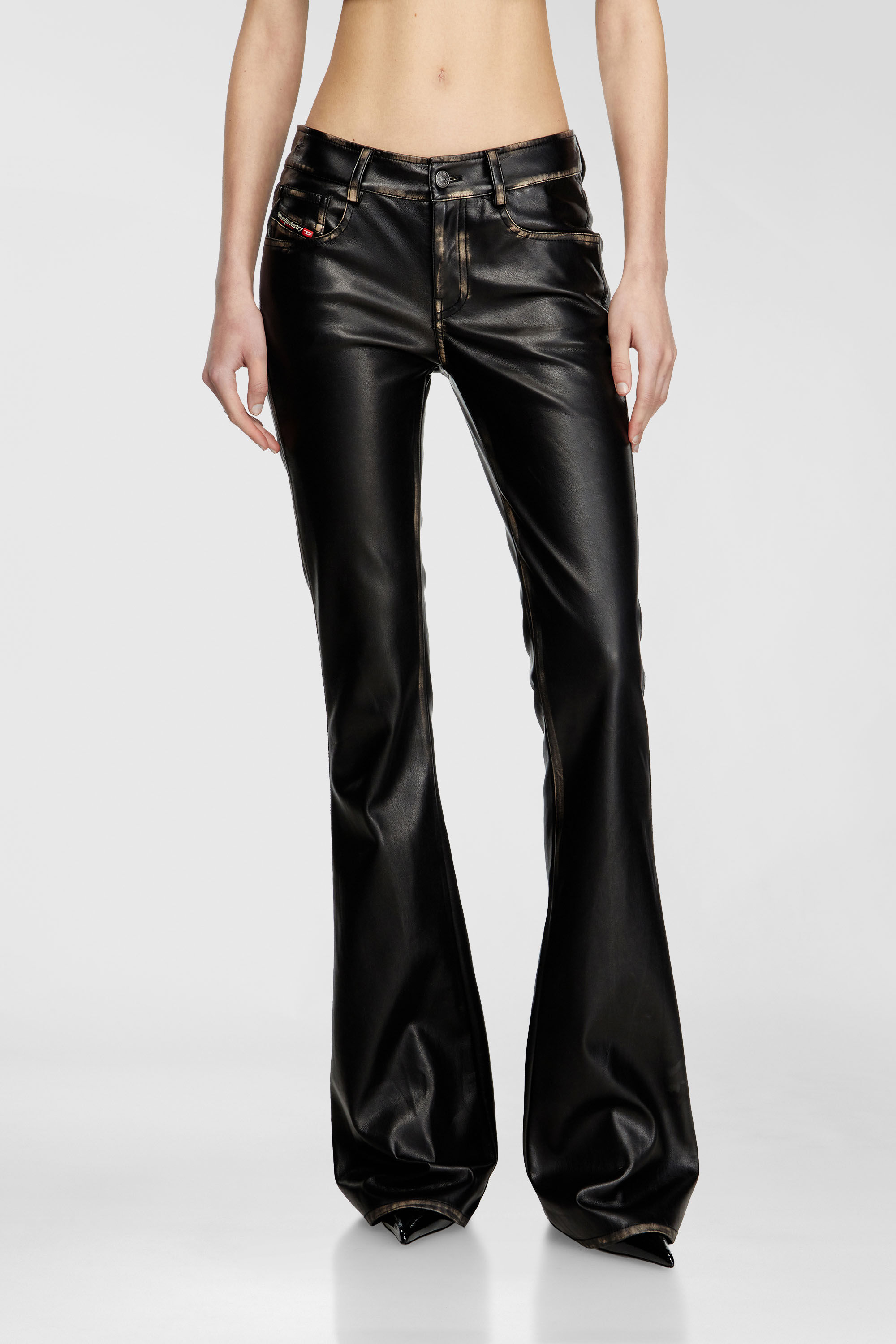 Diesel - P-STELLAR-Q1, Damen Five-Pocket-Hose aus Kunstleder in Schwarz - 3