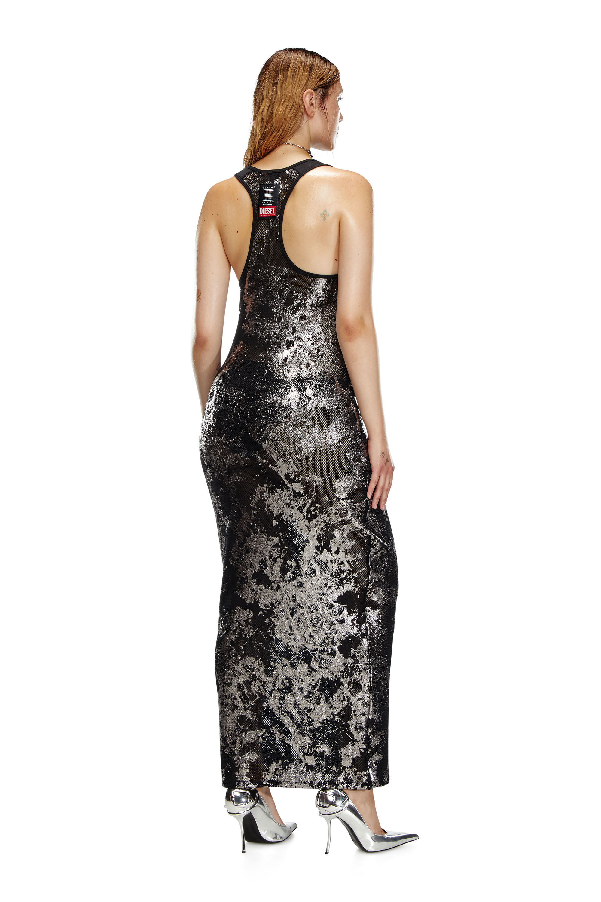 Diesel - C-FINISHNET-SLEEP-SLIP, Damen Langes Slipdress aus folienbeschichtetem Netzstoff in Schwarz/Silber - 3