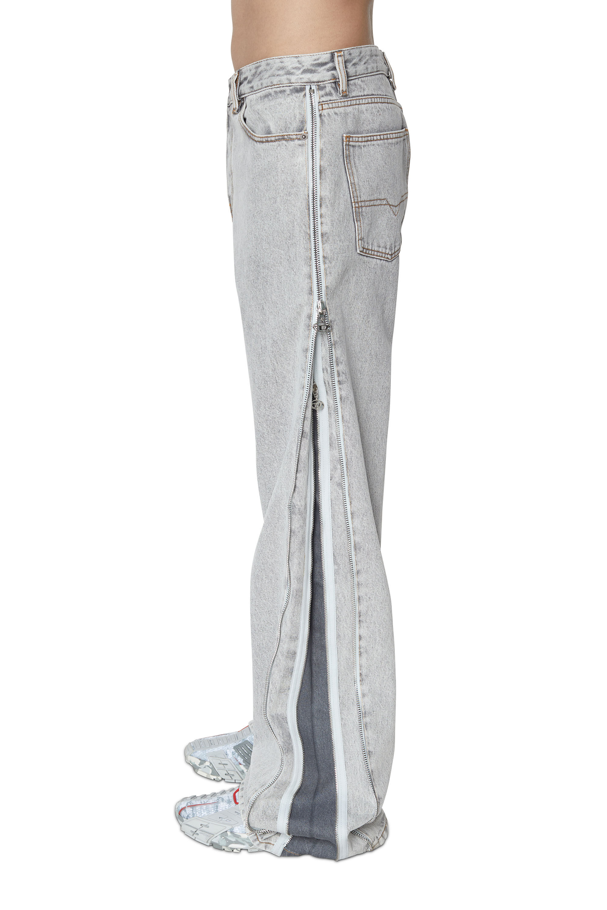 Diesel - 1955 D-Rekiv 007F8 Straight Jeans, Hellgrau - Image 4