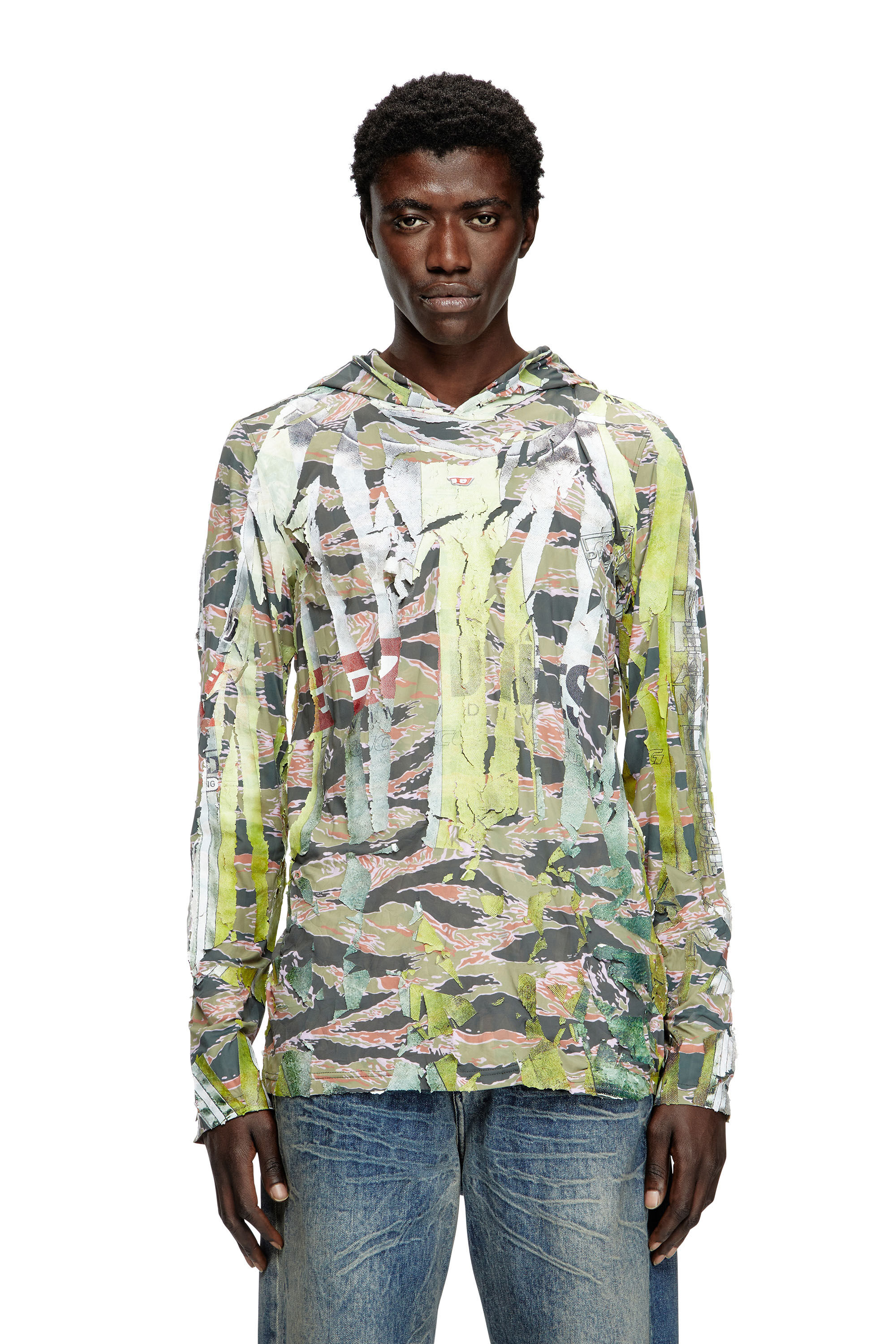 Diesel - T-GILLIS, Unisex Camo-Oberteil mit Kapuze und gerissenem Print in Braun/Grün - 3