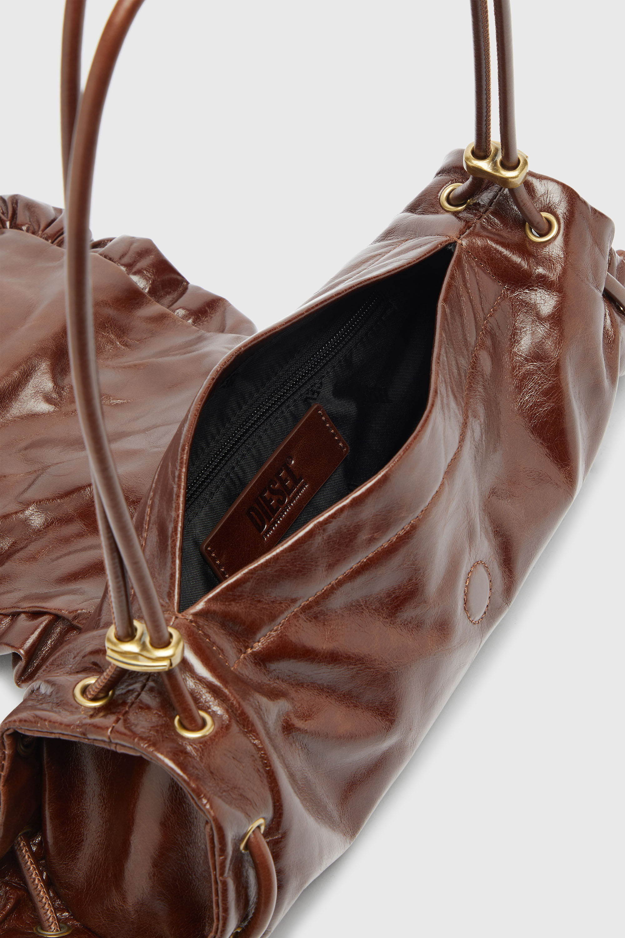 Diesel - SCRUNCH-D SHOULDER S, Damen Scrunch-D-Schultertasche aus Knitter-Leder in Braun - 3