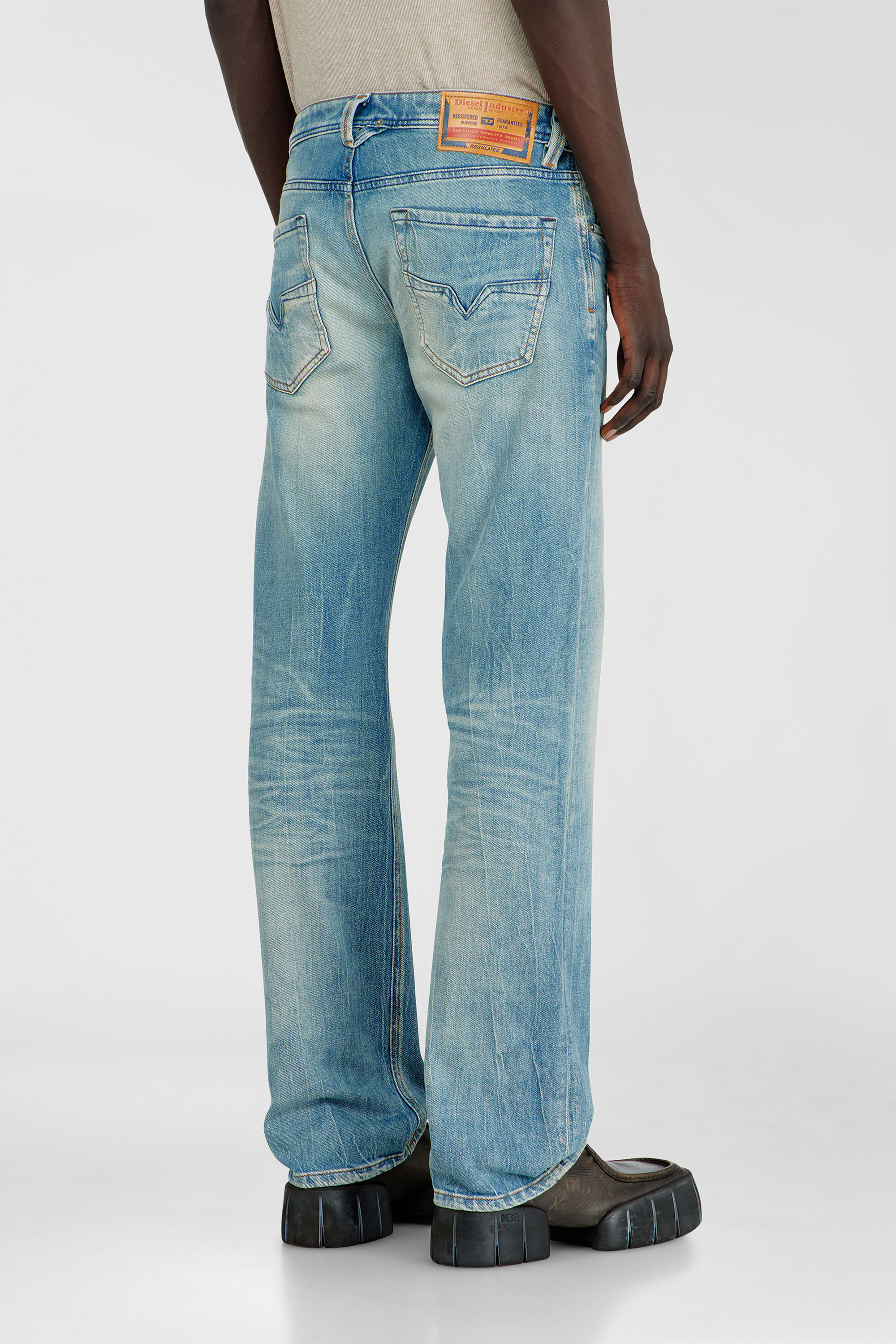 Diesel - Herren Regular Jeans 1985 Larkee 09P33, Hellblau - 5