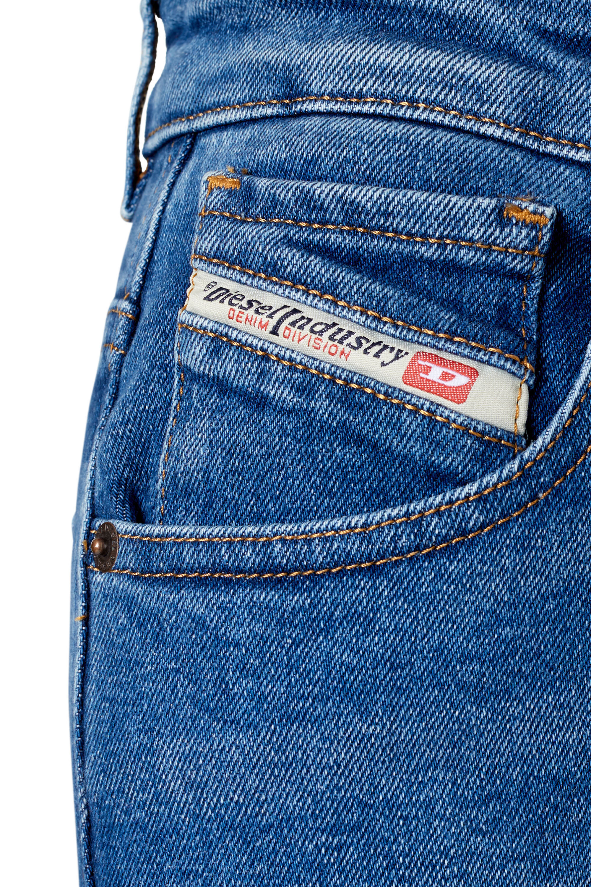 Diesel - 1994 09E34 Straight Jeans, Mittelblau - Image 6