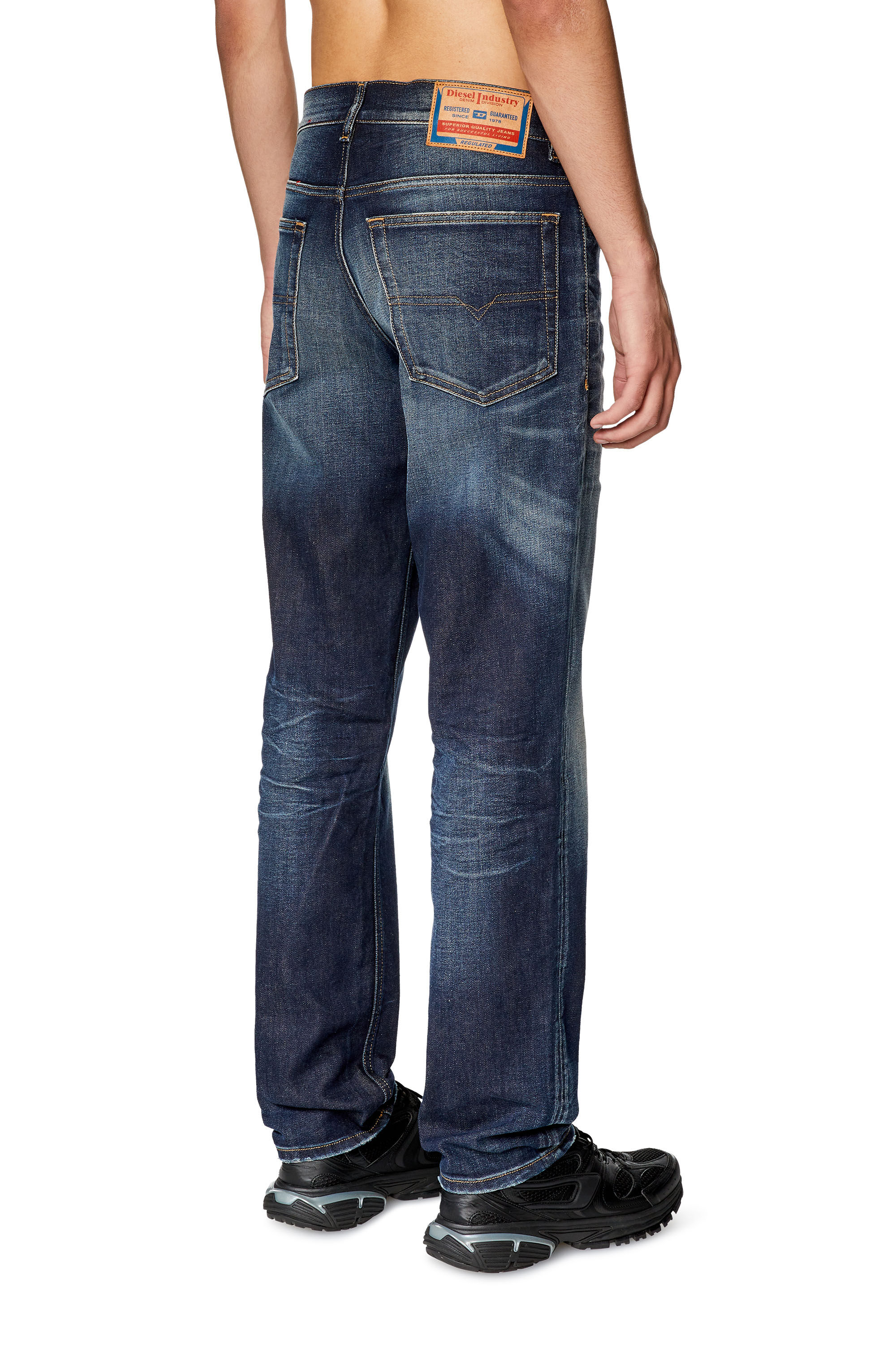Diesel - Tapered Jeans 2023 D-Finitive 09G27, Dunkelblau - Image 4