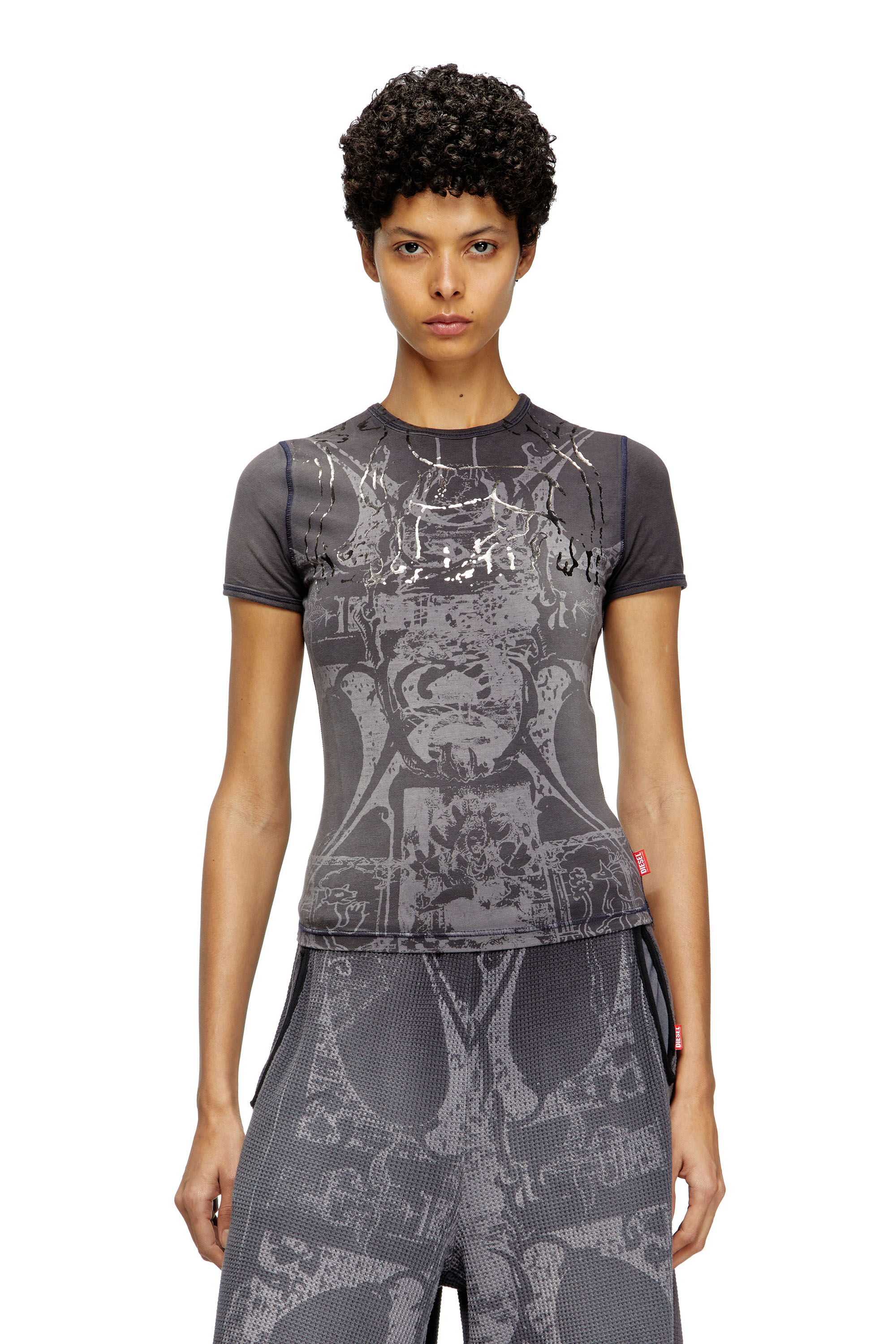 Diesel - T-UNCUTIES-LONG-R6, Damen T-Shirt mit Folien-Print in Schwarz - 3