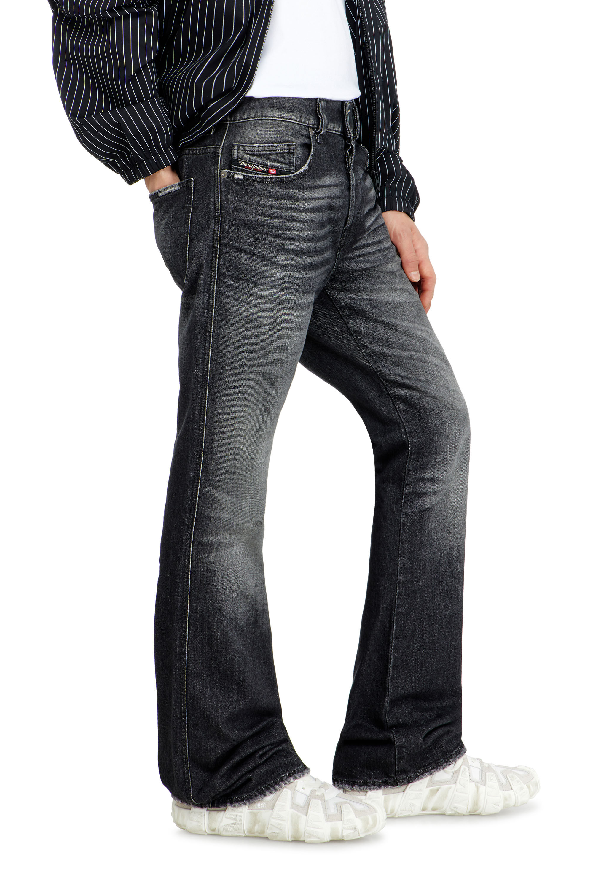 Diesel - Herren Bootcut Jeans 1998 D-Buck 09L50, Schwarz/Dunkelgrau - 7