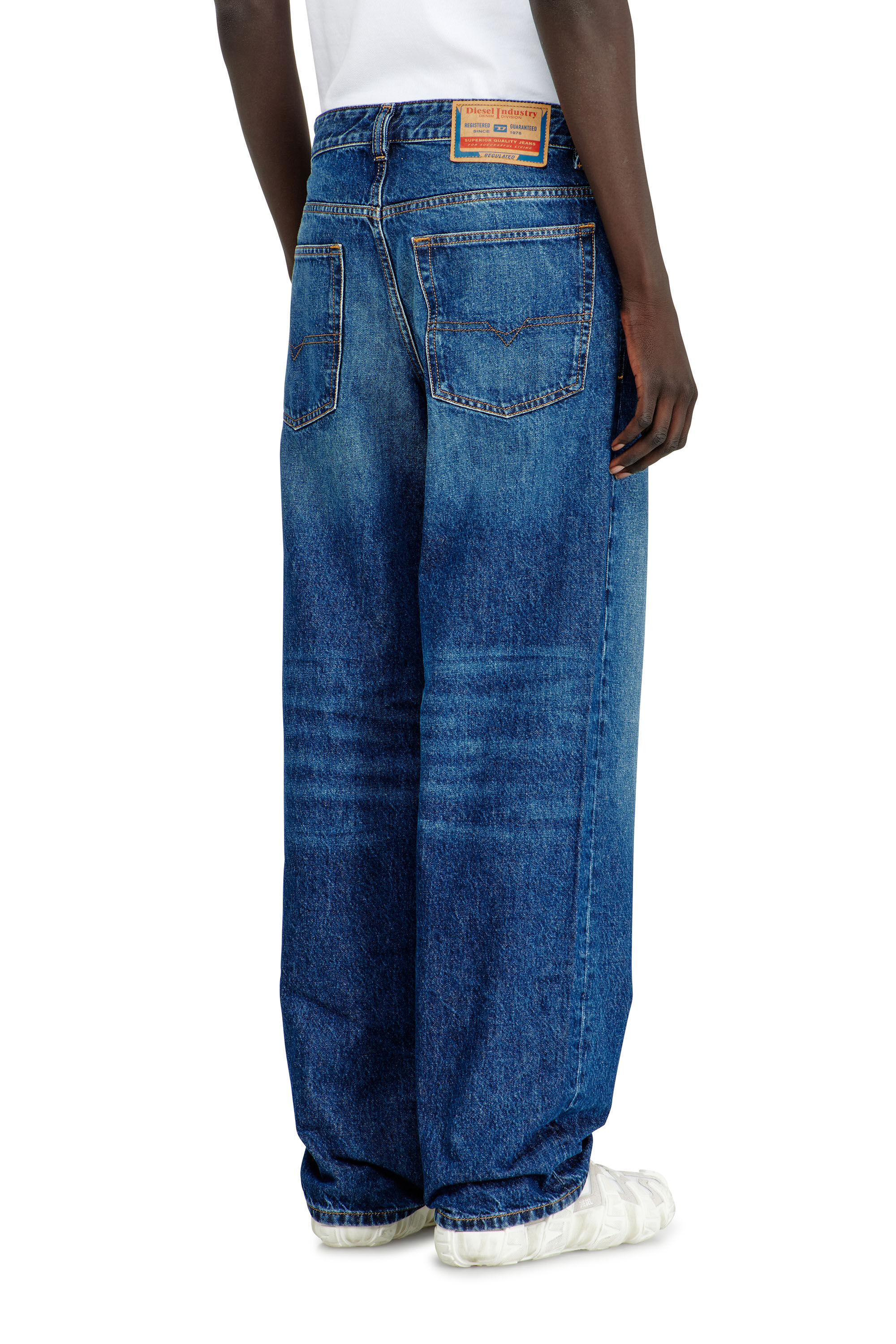 Diesel - Herren Relaxed Jeans 2001 D-Macro 09I27, Mittelblau - 5