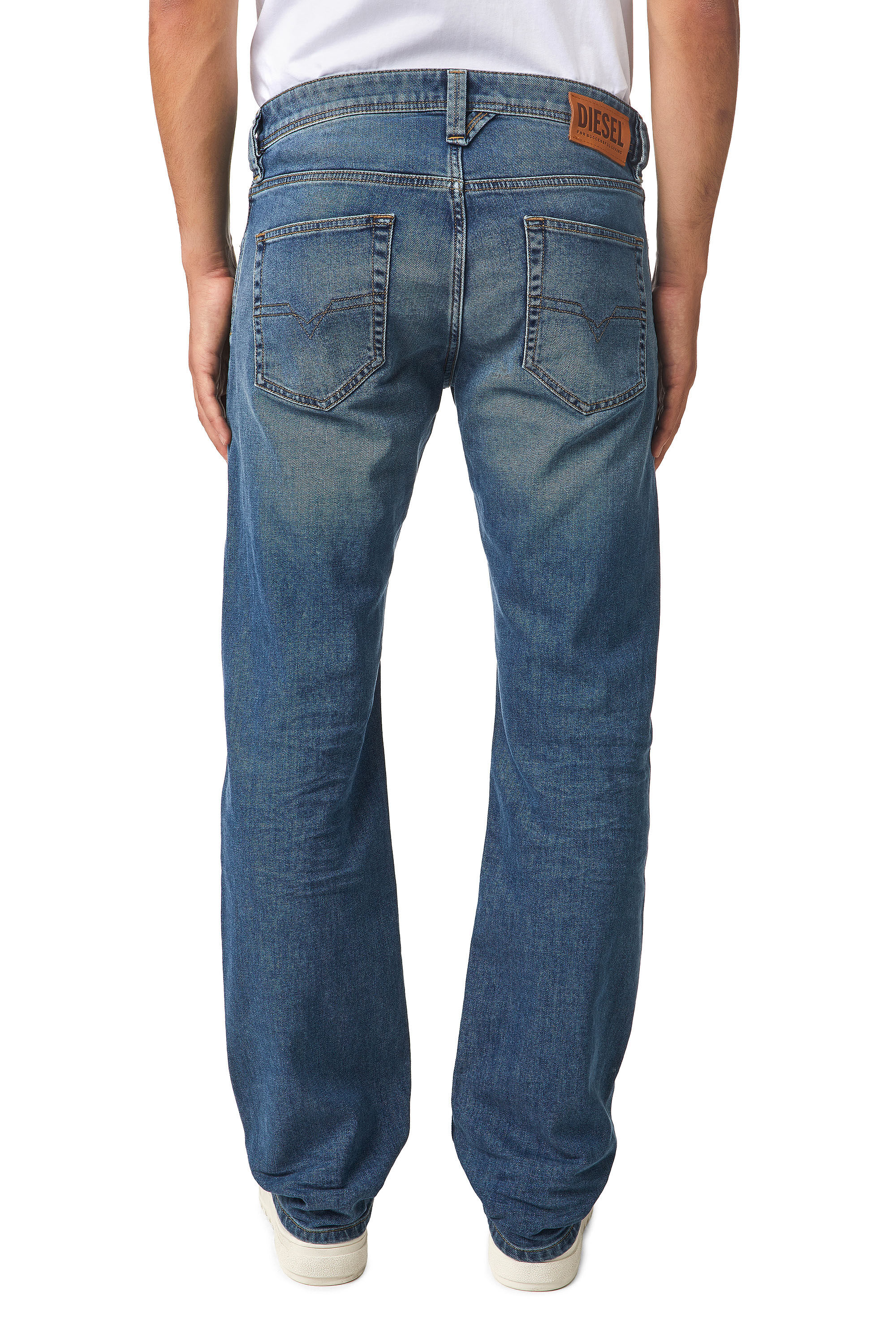 Diesel - Straight Jeans Larkee 009EI, Mittelblau - Image 4