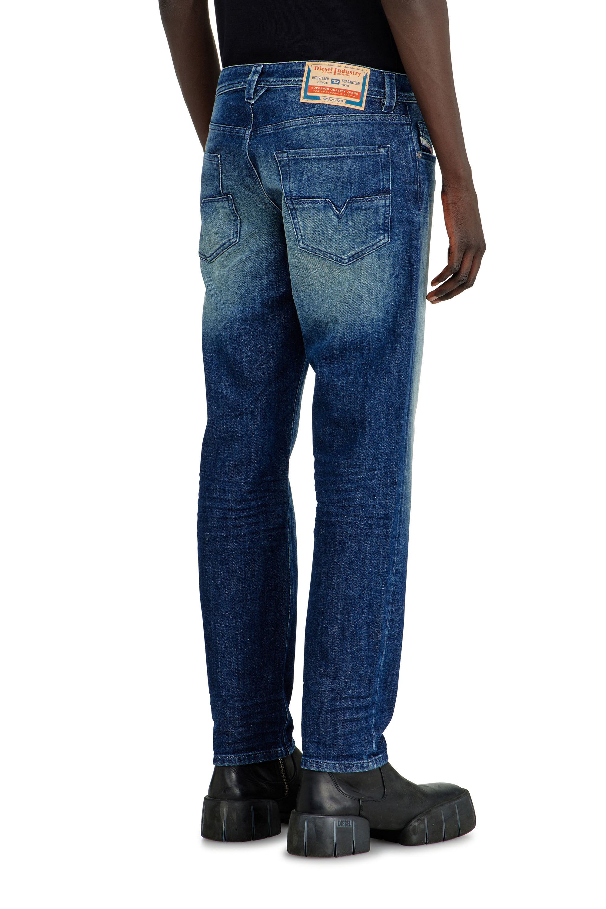Diesel - Herren Regular Jeans 1986 Larkee-Beex 0KBBR, Dunkelblau - 5