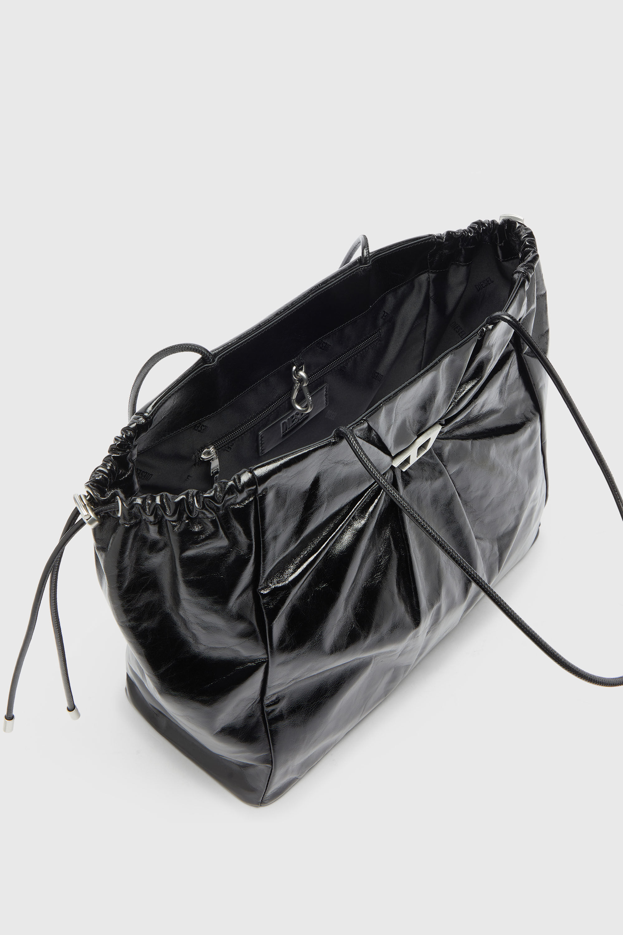 Diesel - SCRUNCH-D TOTE E/W, Damen Scrunch-D - Tote-Bag aus gl&auml;nzendem, geknittertem Leder in Schwarz - 3