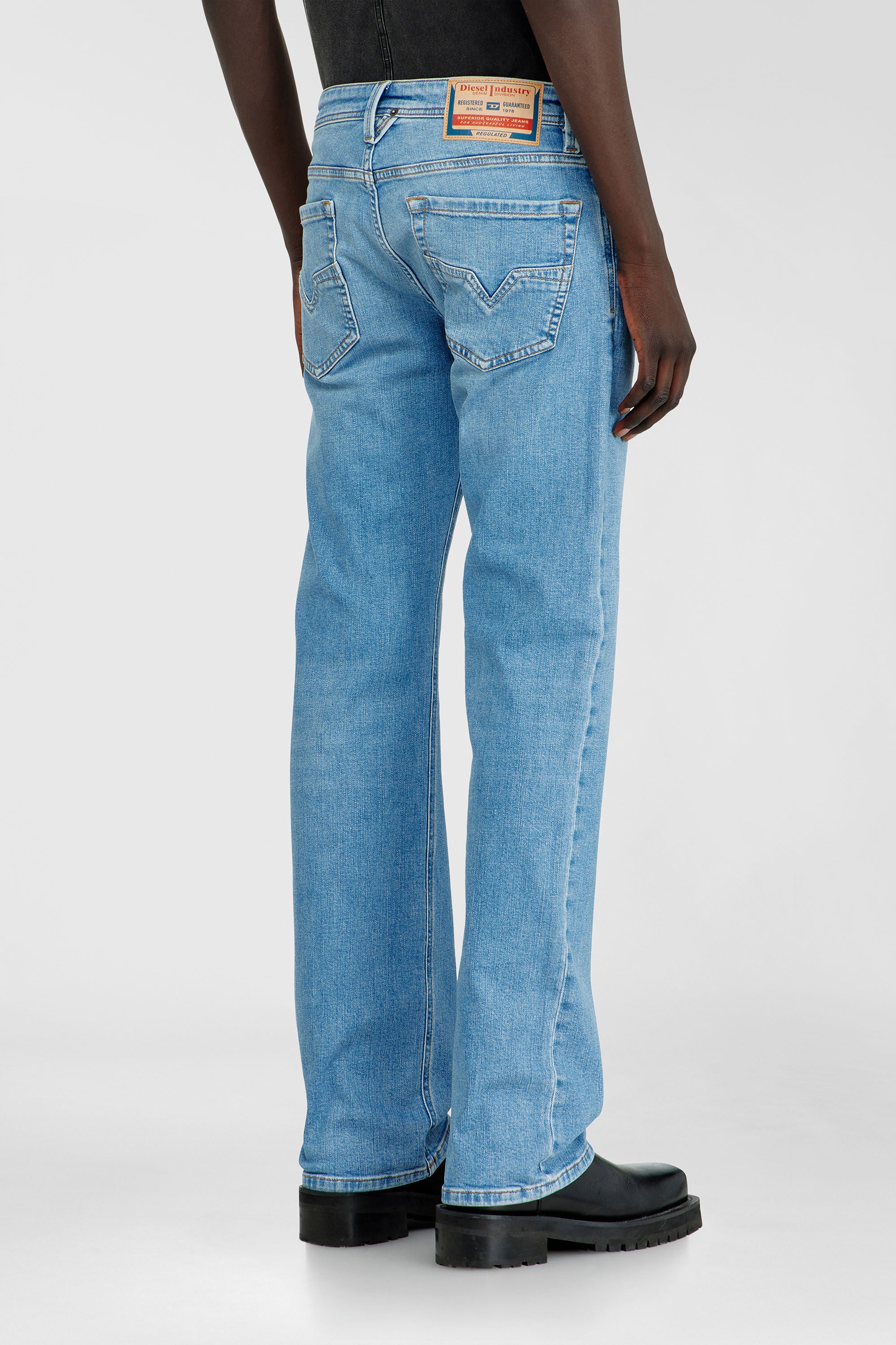 Diesel - Herren Regular Jeans 1985 Larkee 0HDBJ, Hellblau - 5