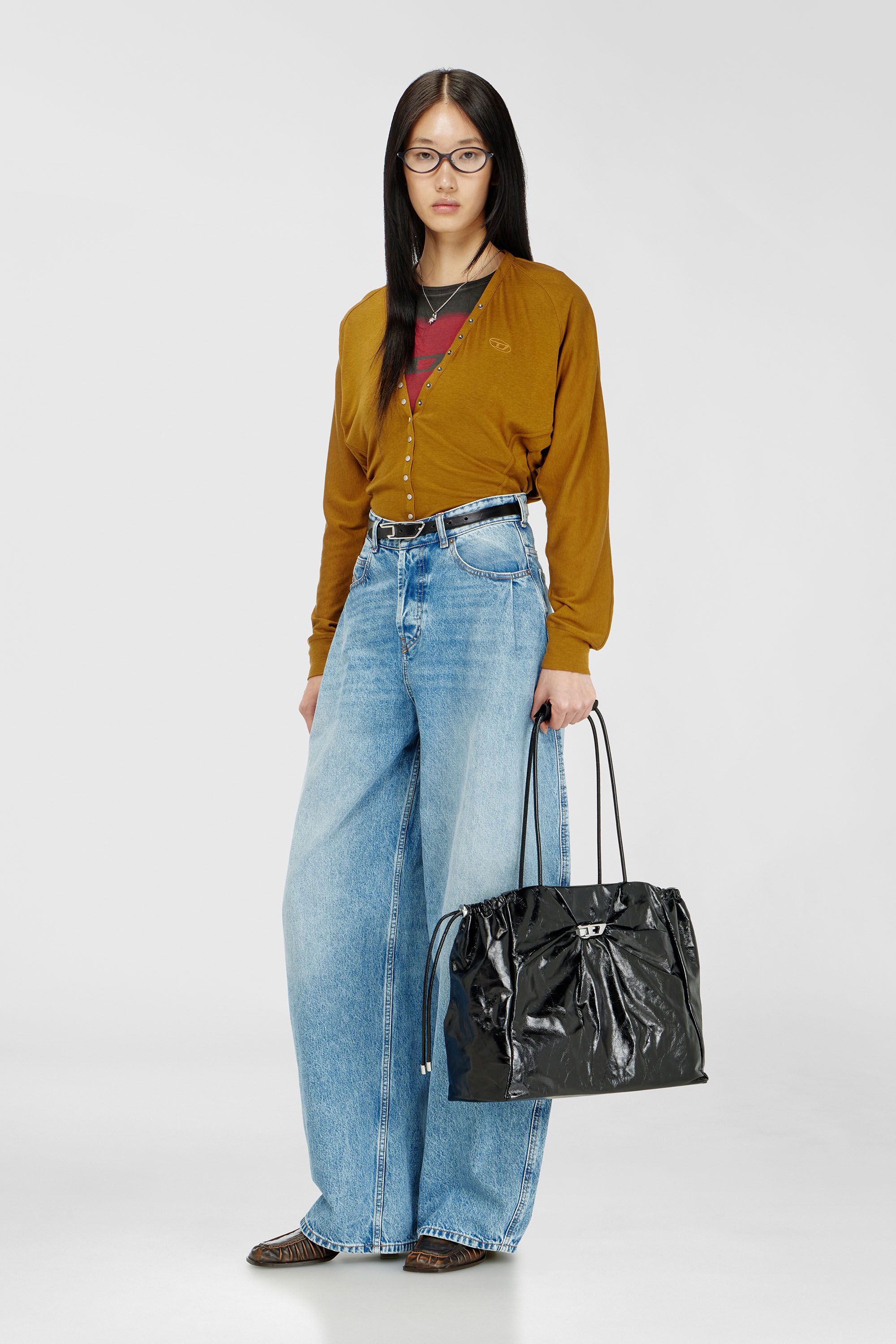 Diesel - SCRUNCH-D TOTE E/W, Damen Scrunch-D - Tote-Bag aus gl&auml;nzendem, geknittertem Leder in Schwarz - 1