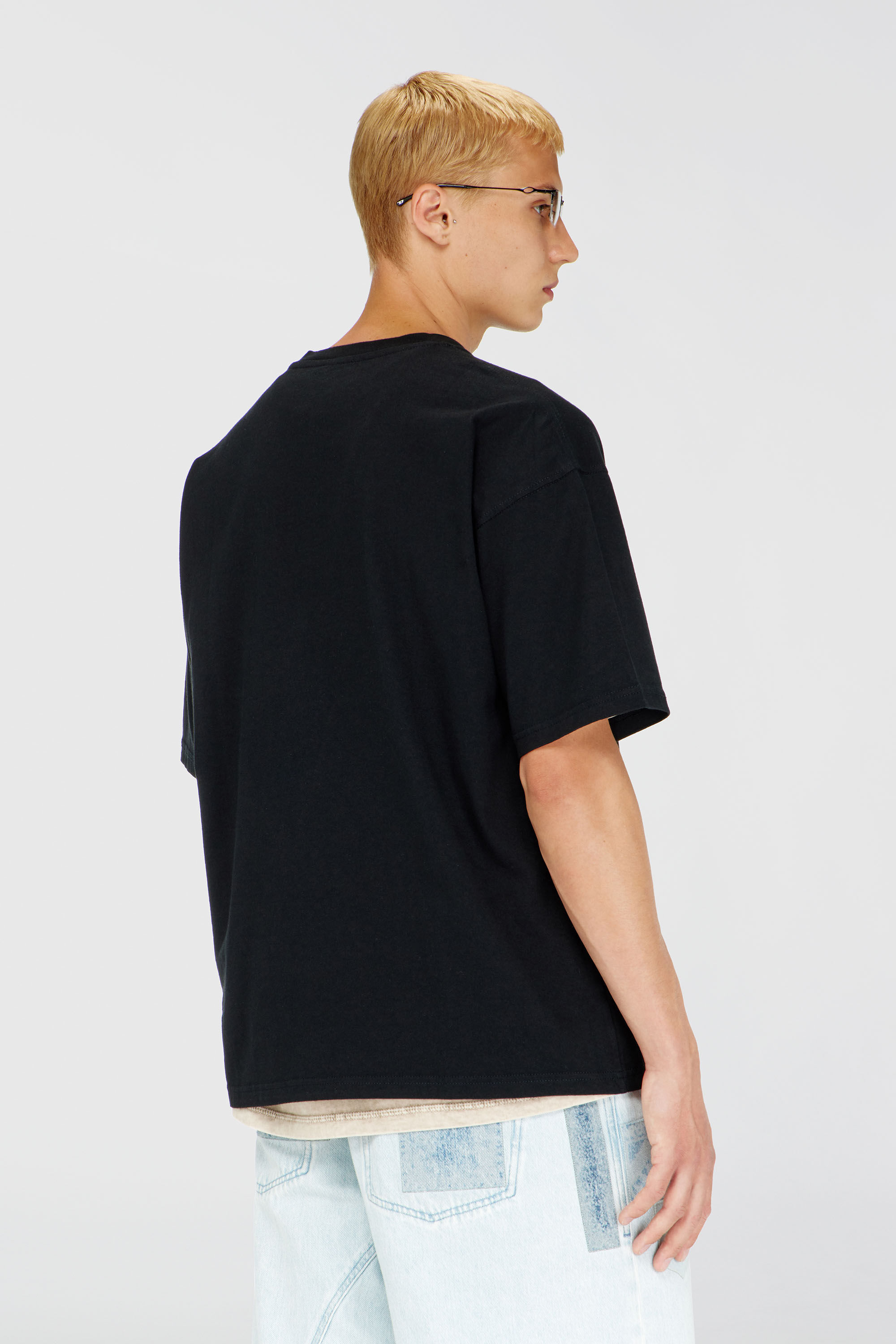 Diesel - T-BOXT-LAB, Man's T-shirt with jacquard logo patch in Black - 4