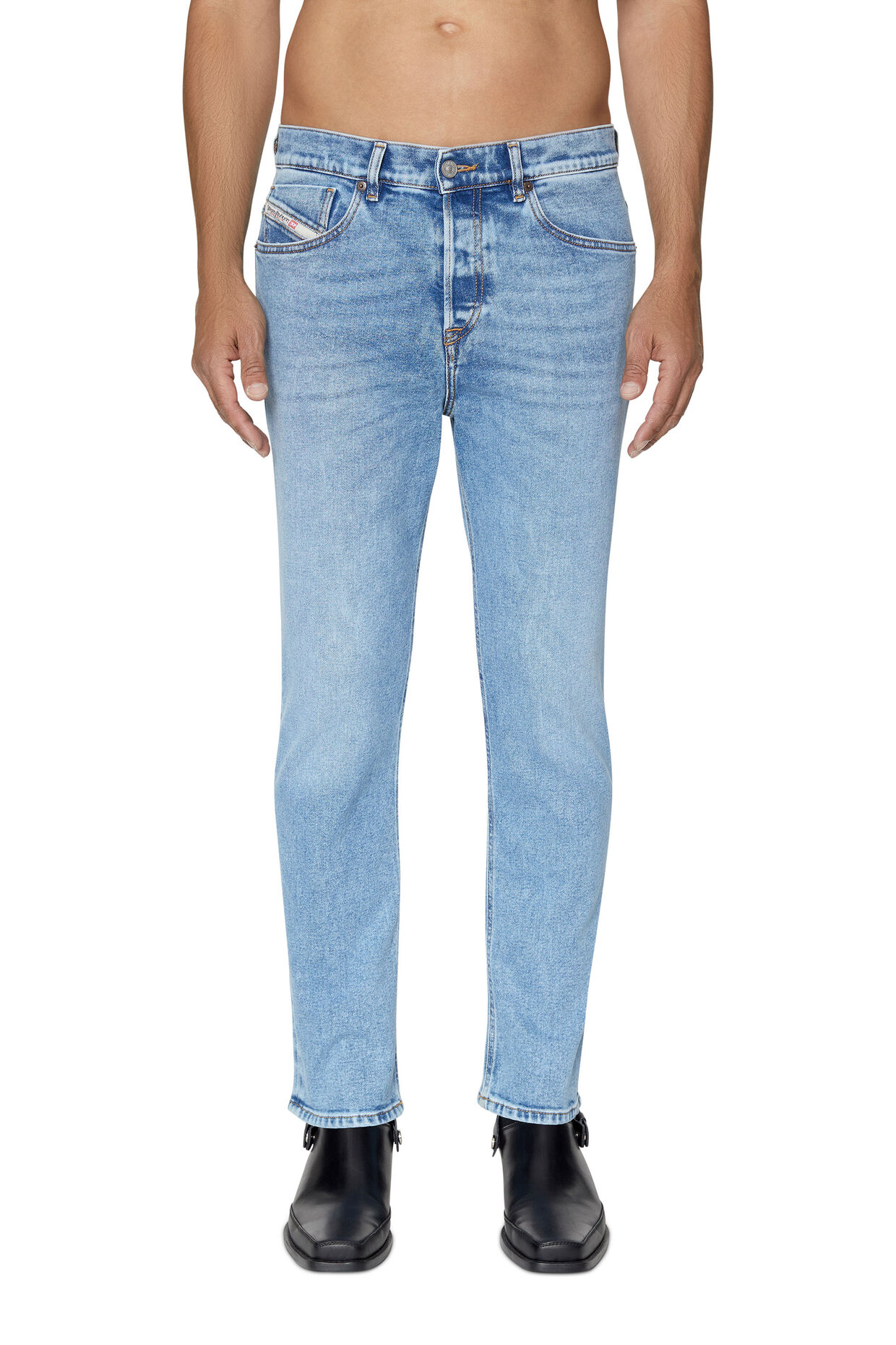 diesel.com | 2005 D-FINING 09B92 Tapered Jeans
