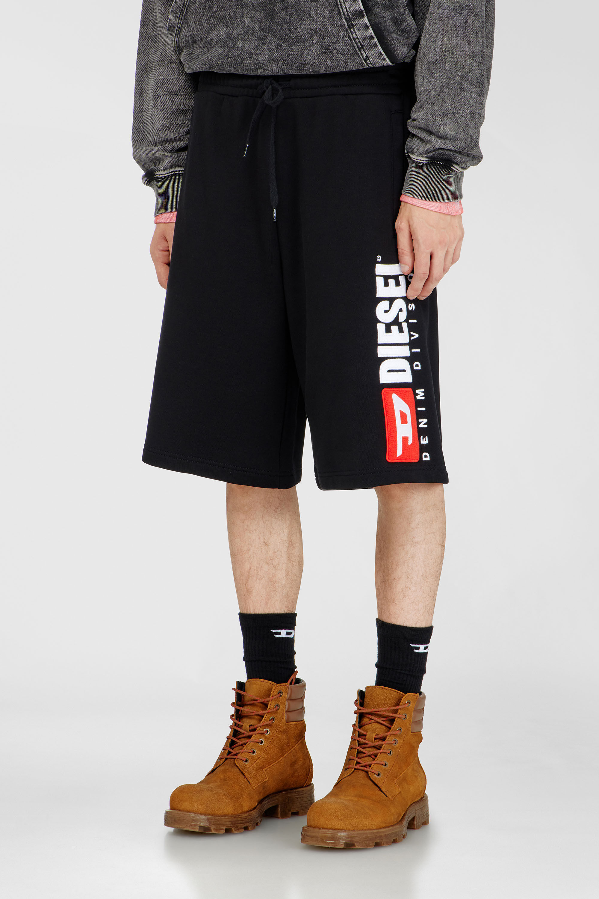Diesel - P-CROW-DIV, Herren Fleece-Shorts mit Maxi-Logopatch in Schwarz - 3