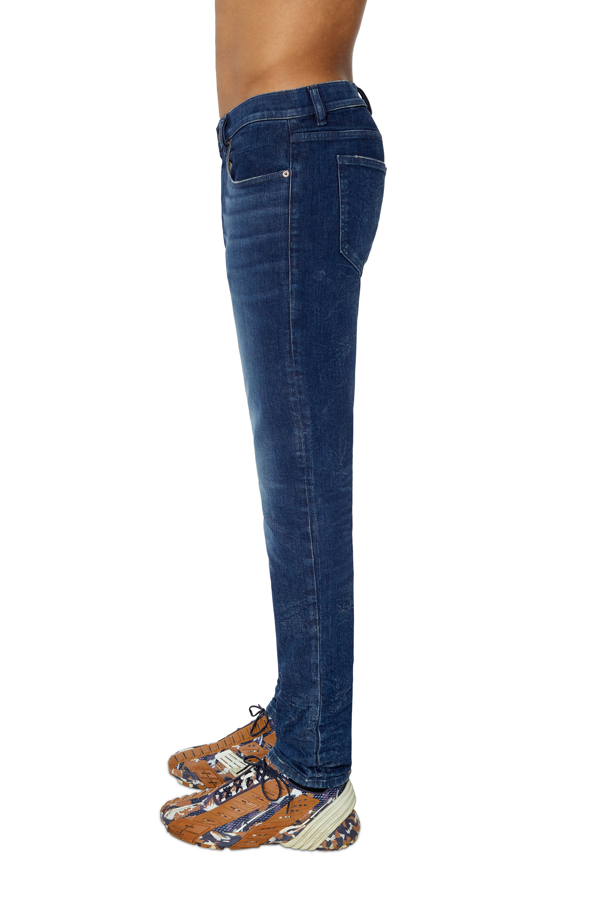 Diesel - 2019 D-Strukt 09F54 Slim Jeans, Dunkelblau - Image 5