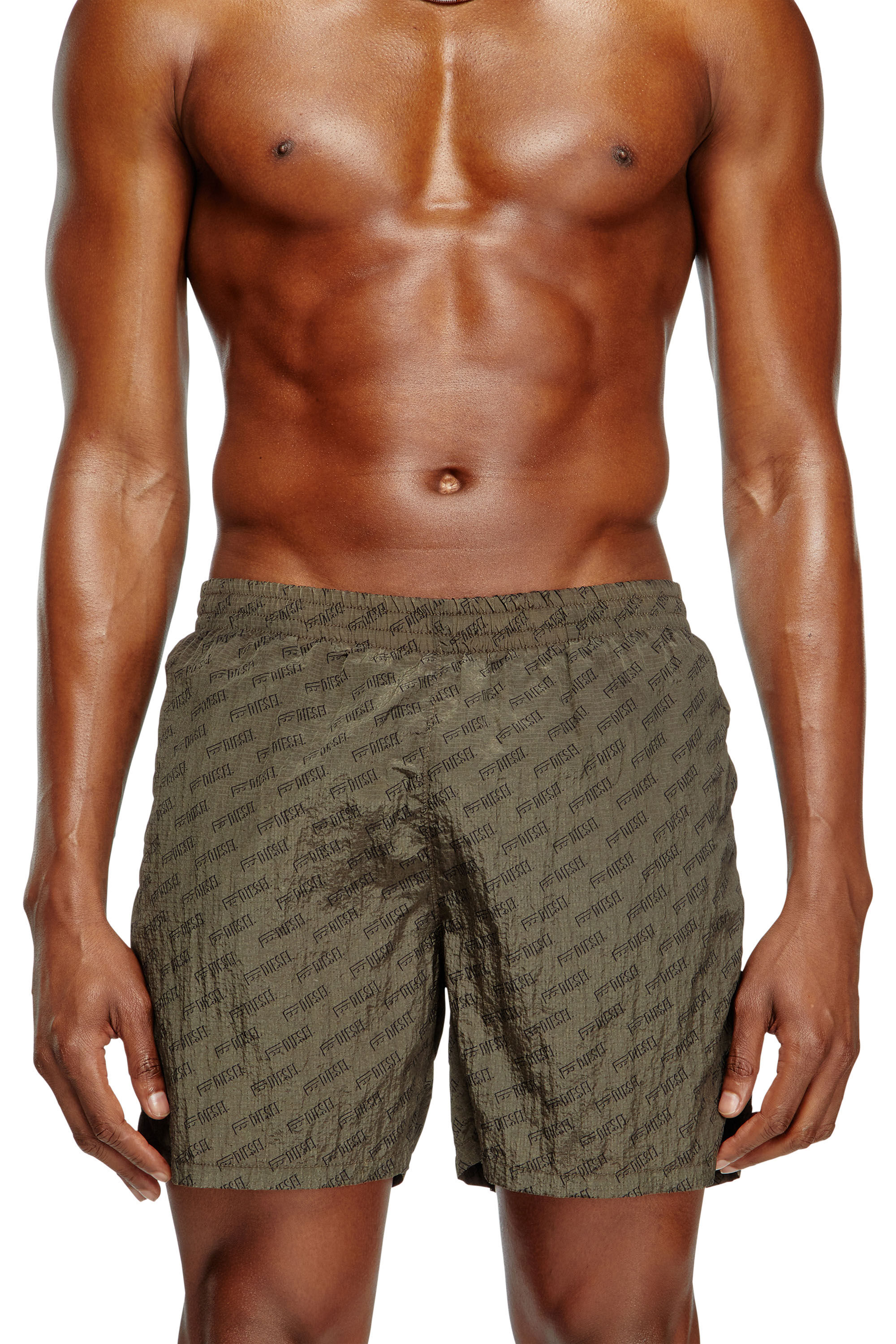 Diesel - DANIEL-41-MONO-UTLT, Herren Mittellange Badeshorts mit Allover-Logo in Braun - 1