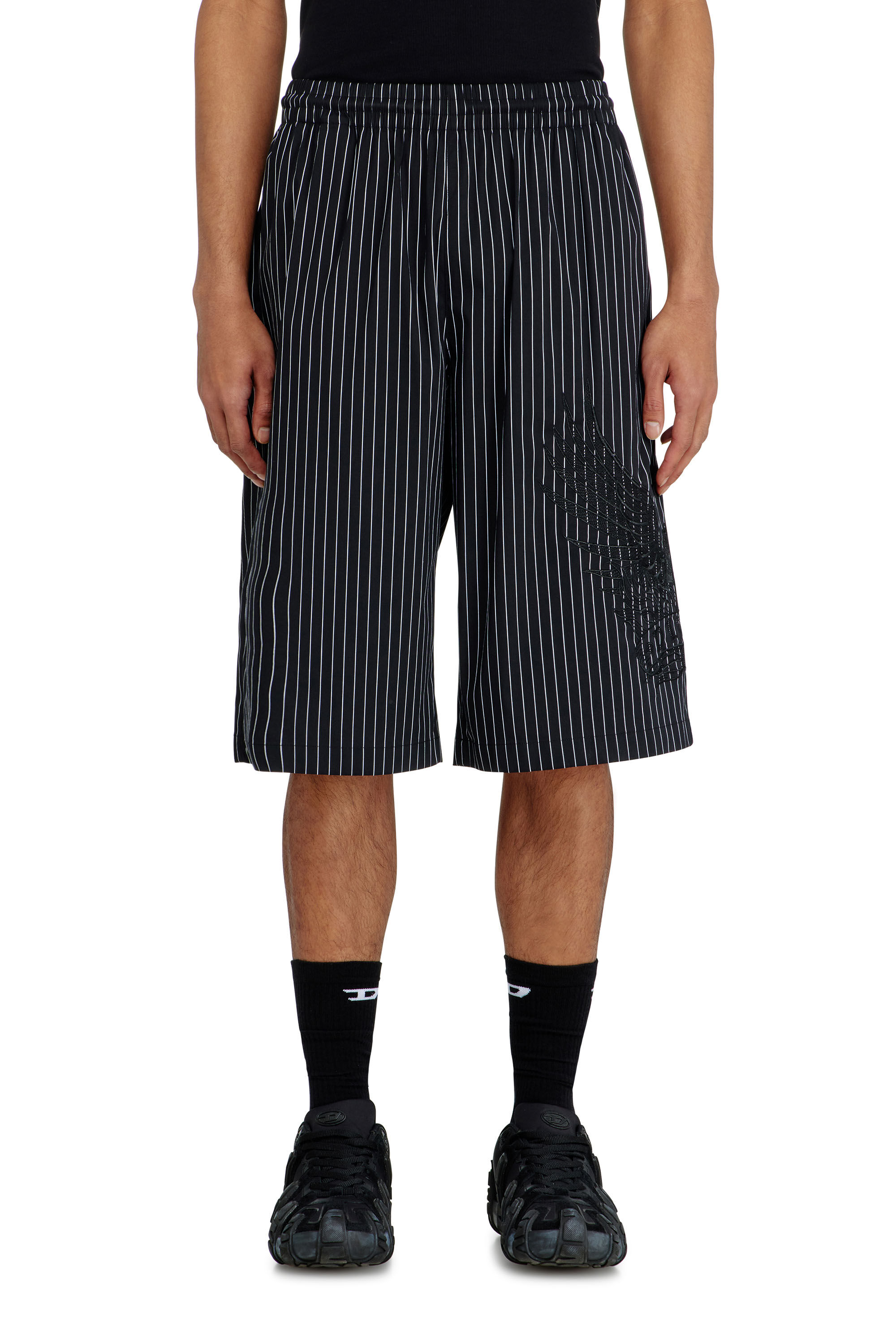 Diesel - P-THEO-SHORT-NJCA, Herren Pinstripe-Shorts mit Phoenix-Stickerei in Schwarz - 3